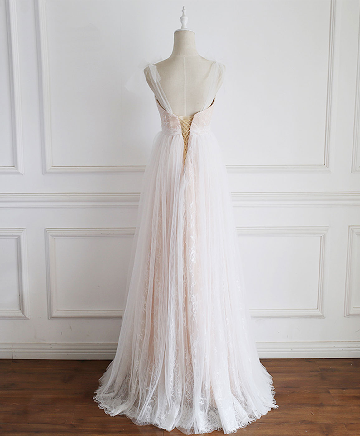 Elegant Champagne Sweetheart Tulle Lace Long Prom Dress for Formal Evening Gowns - Perfect for Homecoming, Prom Night, Wedding Guest & Special Occasions