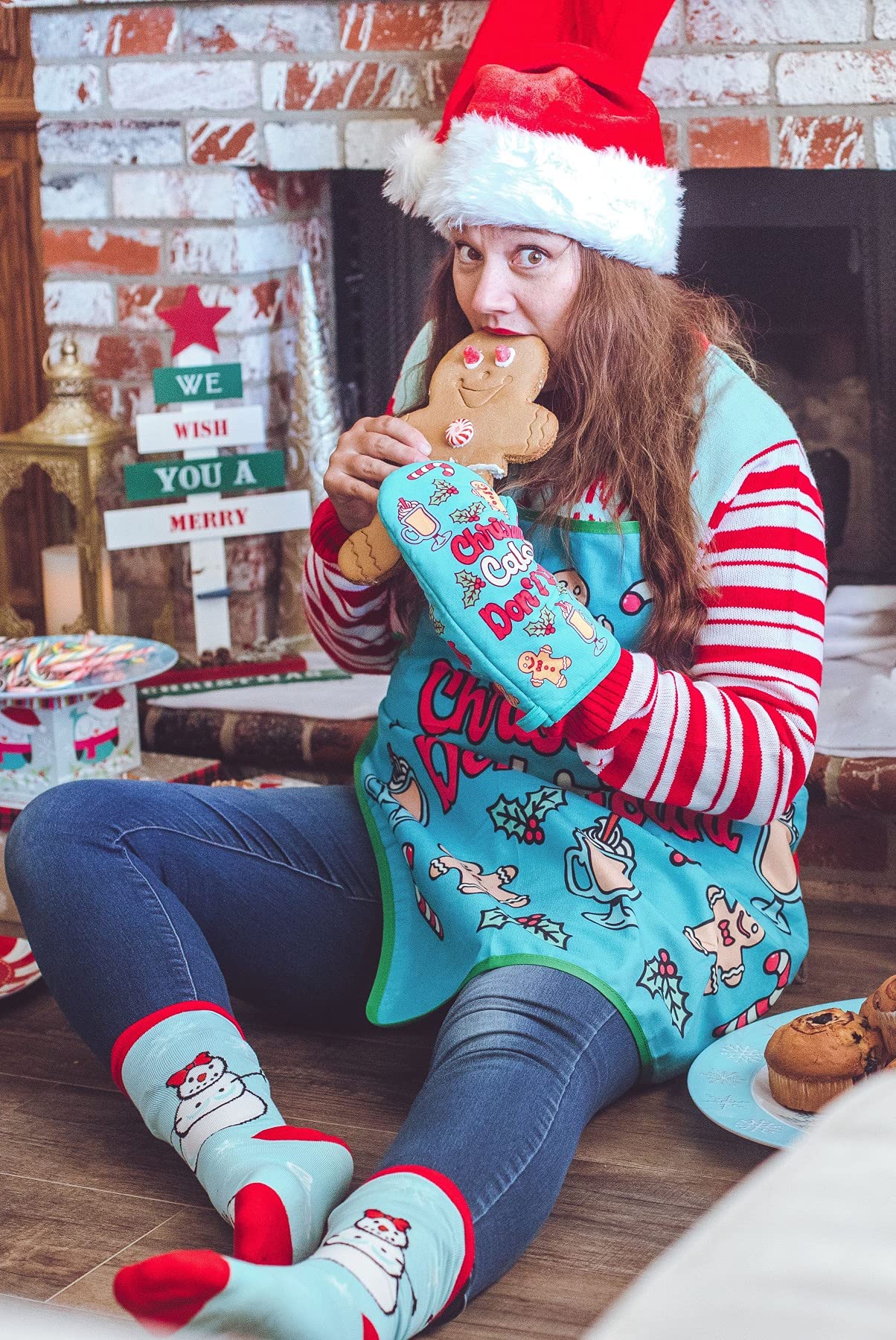 Funny Christmas Oven Mitt - 'Calories Don't Count' Holiday Baking Glove with Gingerbread Design | Novelty Kitchen Gift for Bakers, Cookie Decorating & Festive Cooking