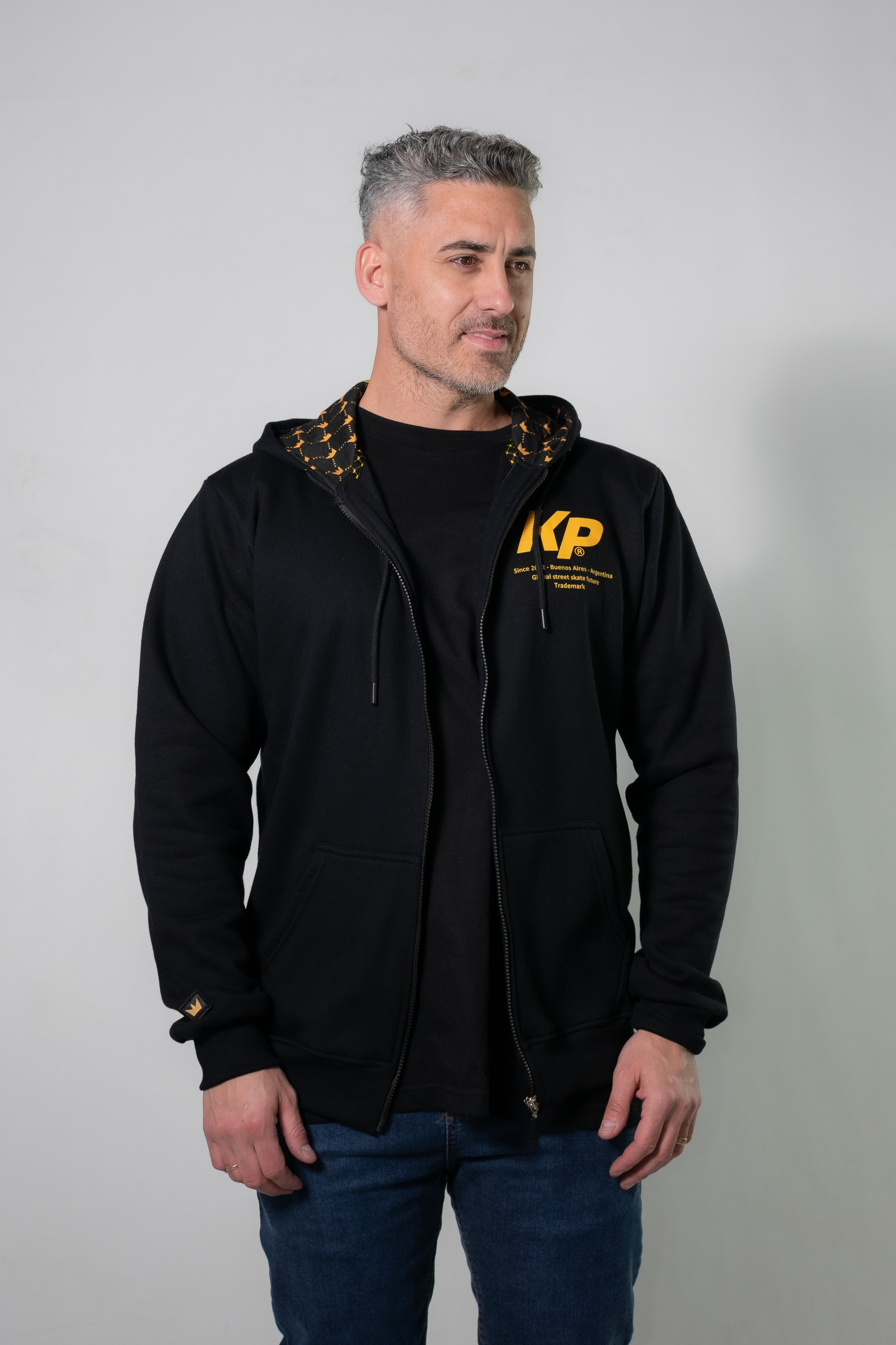 Campera Kingpin Regular Hombre - Men's Black Jacket Y8 for Outdoor Adventures & Casual Wear