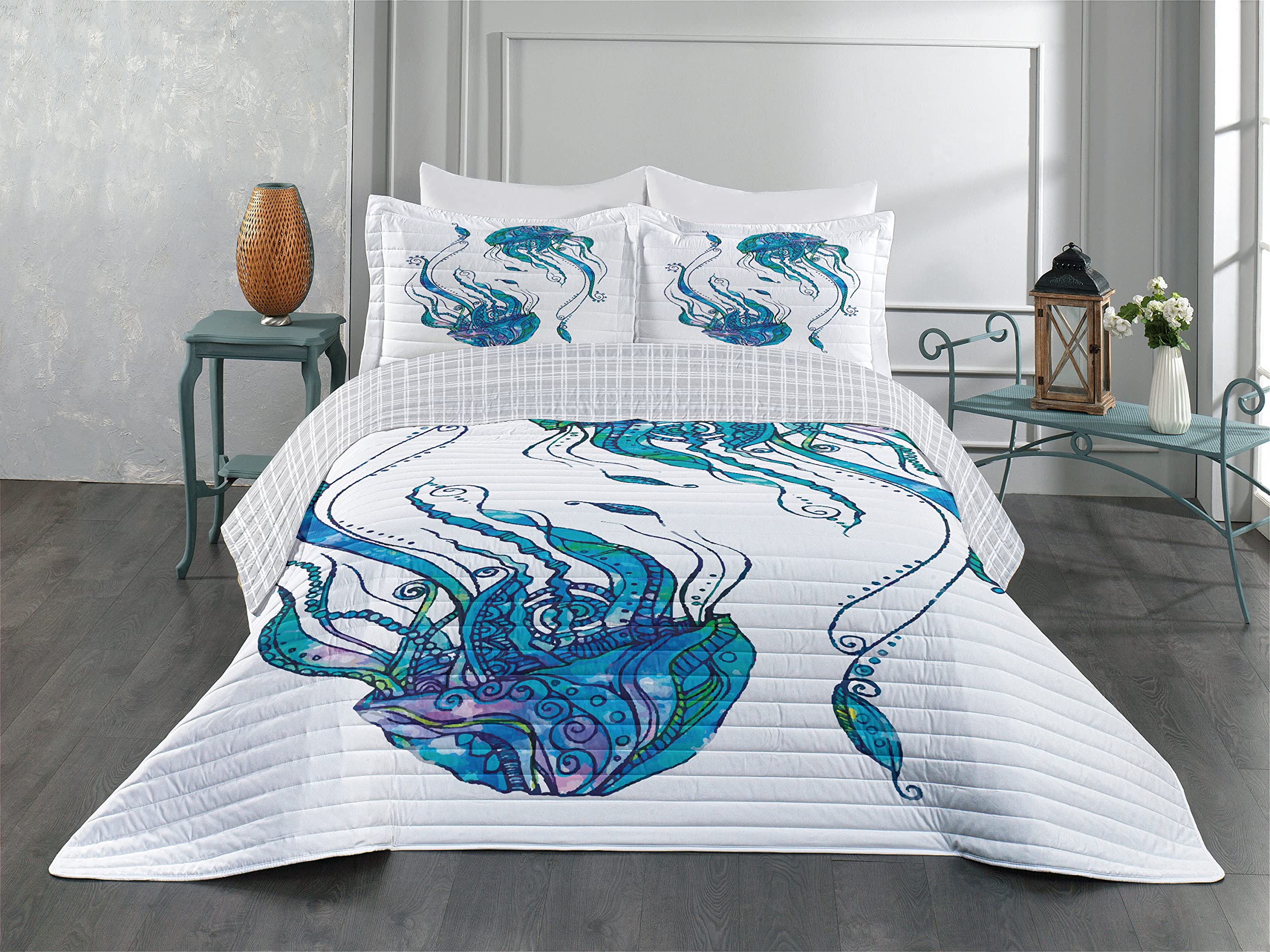 Ambesonne Reversible Queen Size Bedspread Set with Jellyfish & Bohemian Animal Patterns - Microfiber Comforter & Pillow Shams in Turquoise Aqua - Perfect for Beach Themed Bedrooms, Guest Rooms & Boho Chic Home Decor