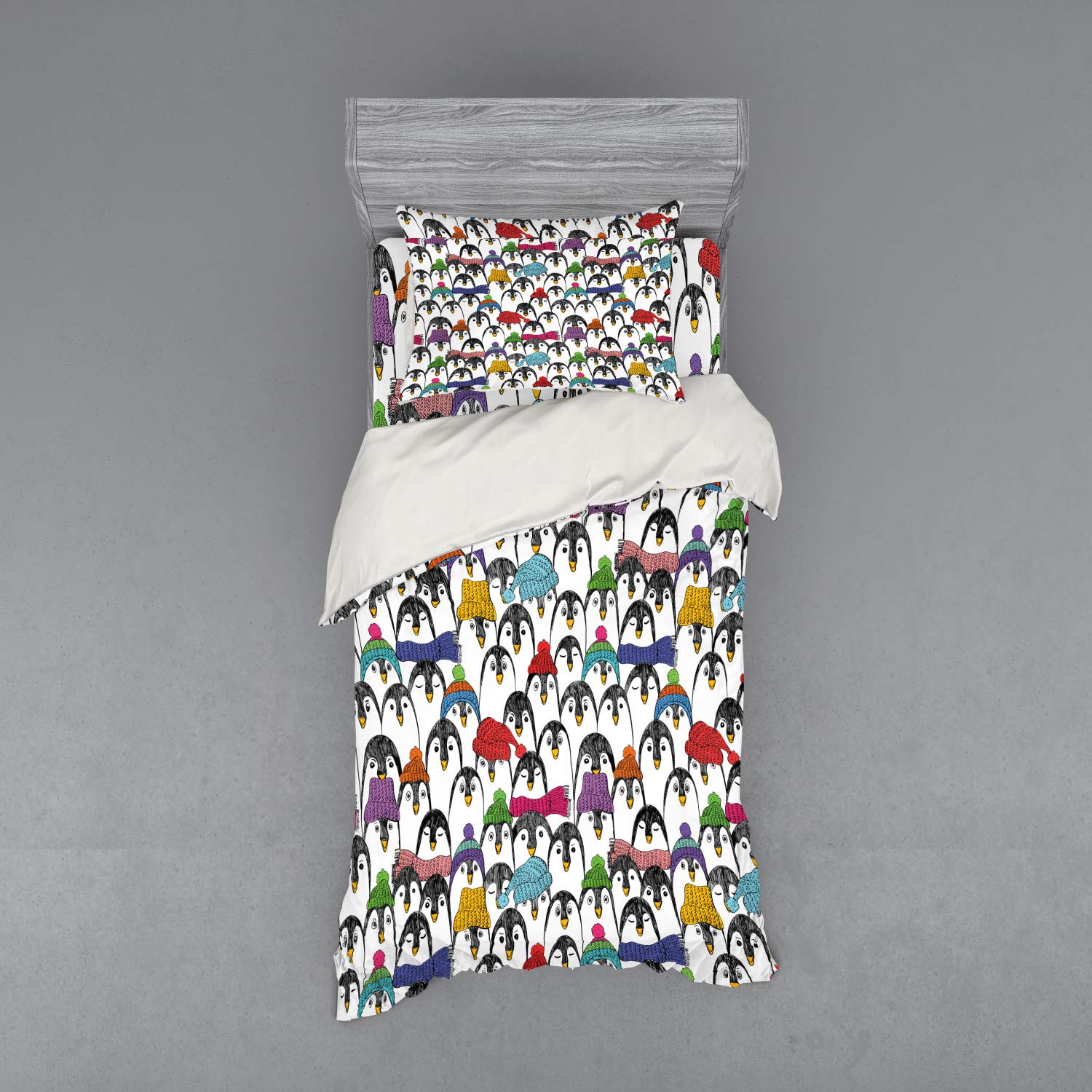 Ambesonne Sea Animals Duvet Cover Set - Colorful Penguins in Hats & Scarves Winter Design, 3-Piece Twin Size Bedding Set with Sham & Fitted Sheet, Soft Microfiber for Kids & Teens Room Decor - Perfect for Cozy Winter Nights & Marine-Themed Bedrooms