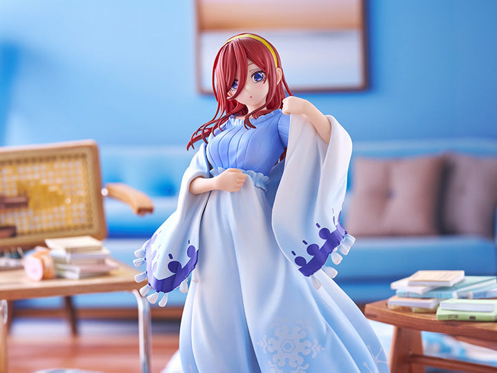 Bandai Ichibansho The Quintessential Quintuplets Miku Nakano Loungewear Ver. Anime Figure - Perfect for Anime Collections, Room Decor, and Otaku Gifts
