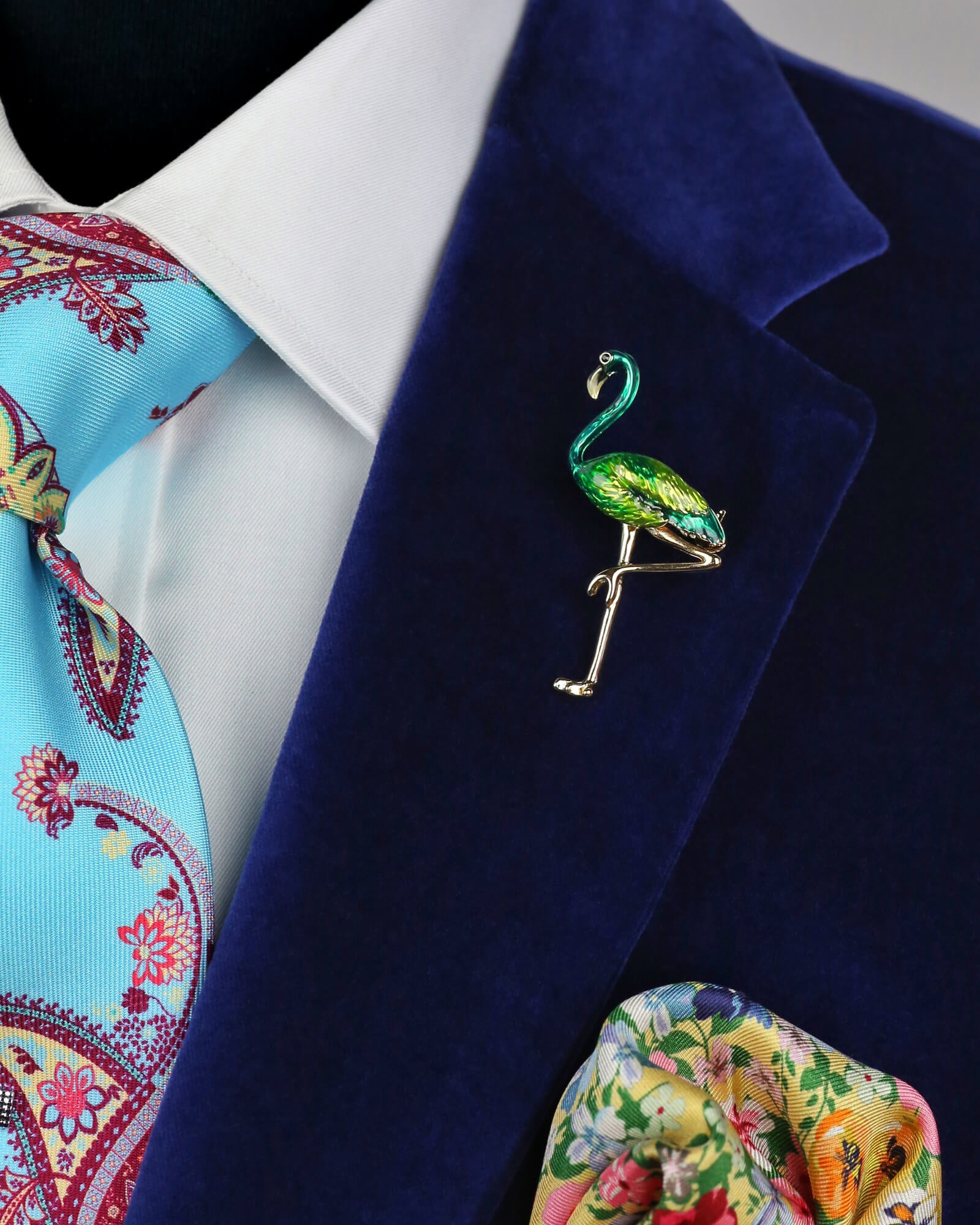 DÉCLIC Flamingo Enamel Pin - Green Cute Brooch for Backpacks, Jackets & Hats - Unique Collectible Accessory for Women & Teens - Perfect for Gifts, Fashion & Pin Collections