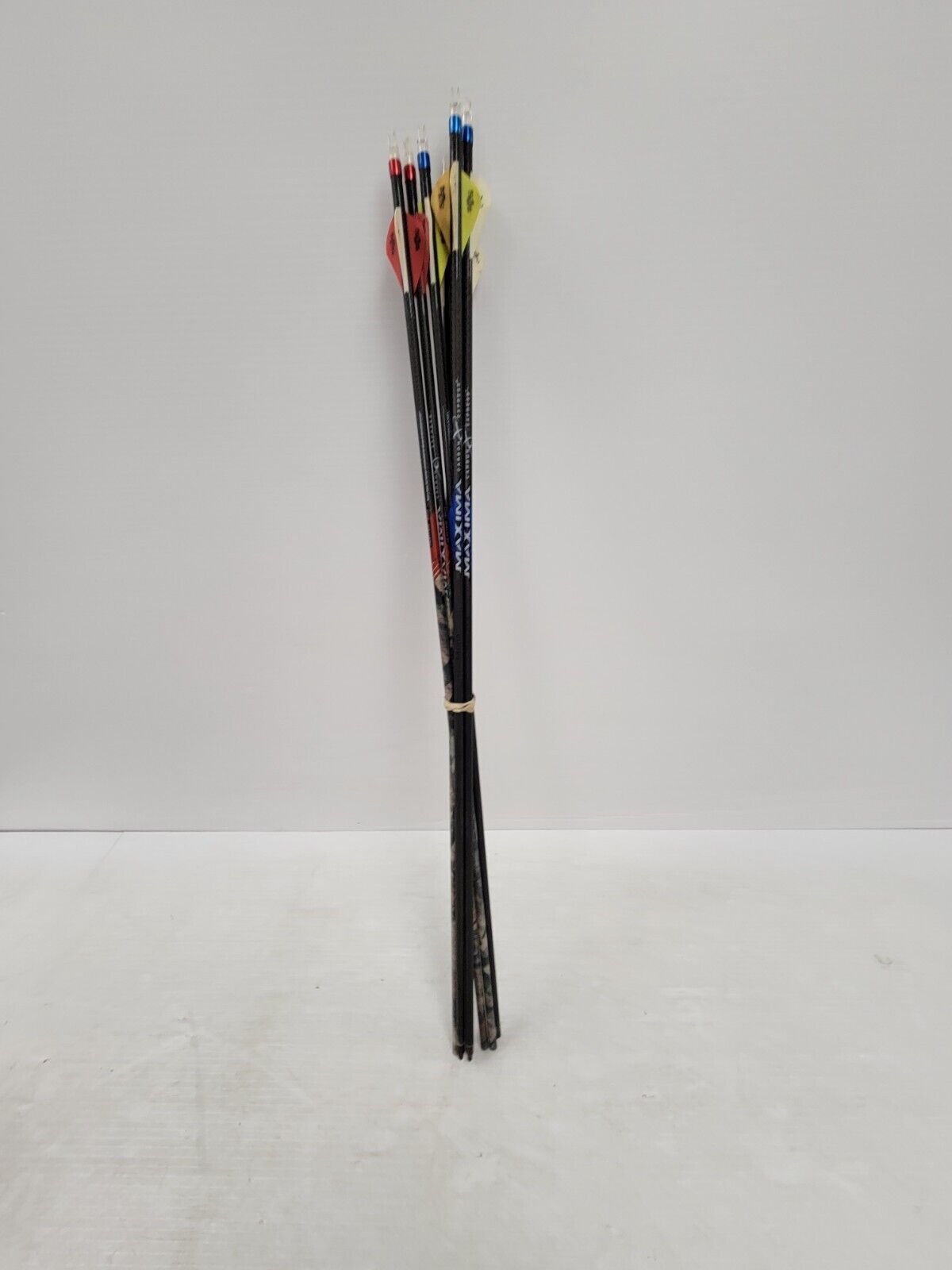 Maxima 17 Bow Arrows - High Performance Carbon Arrows for Hunting & Target Practice | Perfect for Outdoor Archery & Competitive Shooting