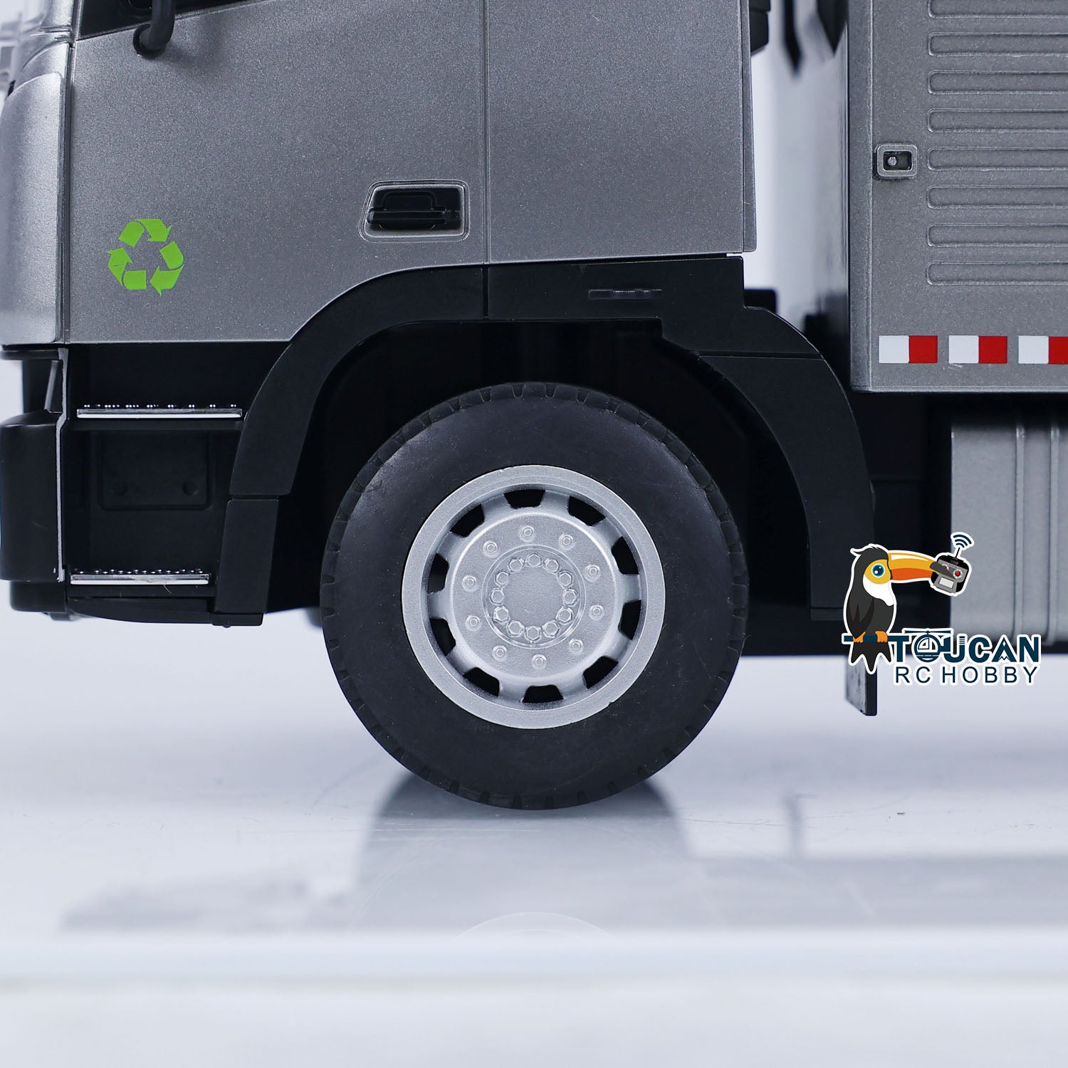 HUINA 1316 1/18 Scale Remote Control Spray Fog Cannon Truck - 9CH RC Construction Vehicle Toy for Kids & Adults - Perfect for Construction Site Play, Outdoor Racing & Collecting