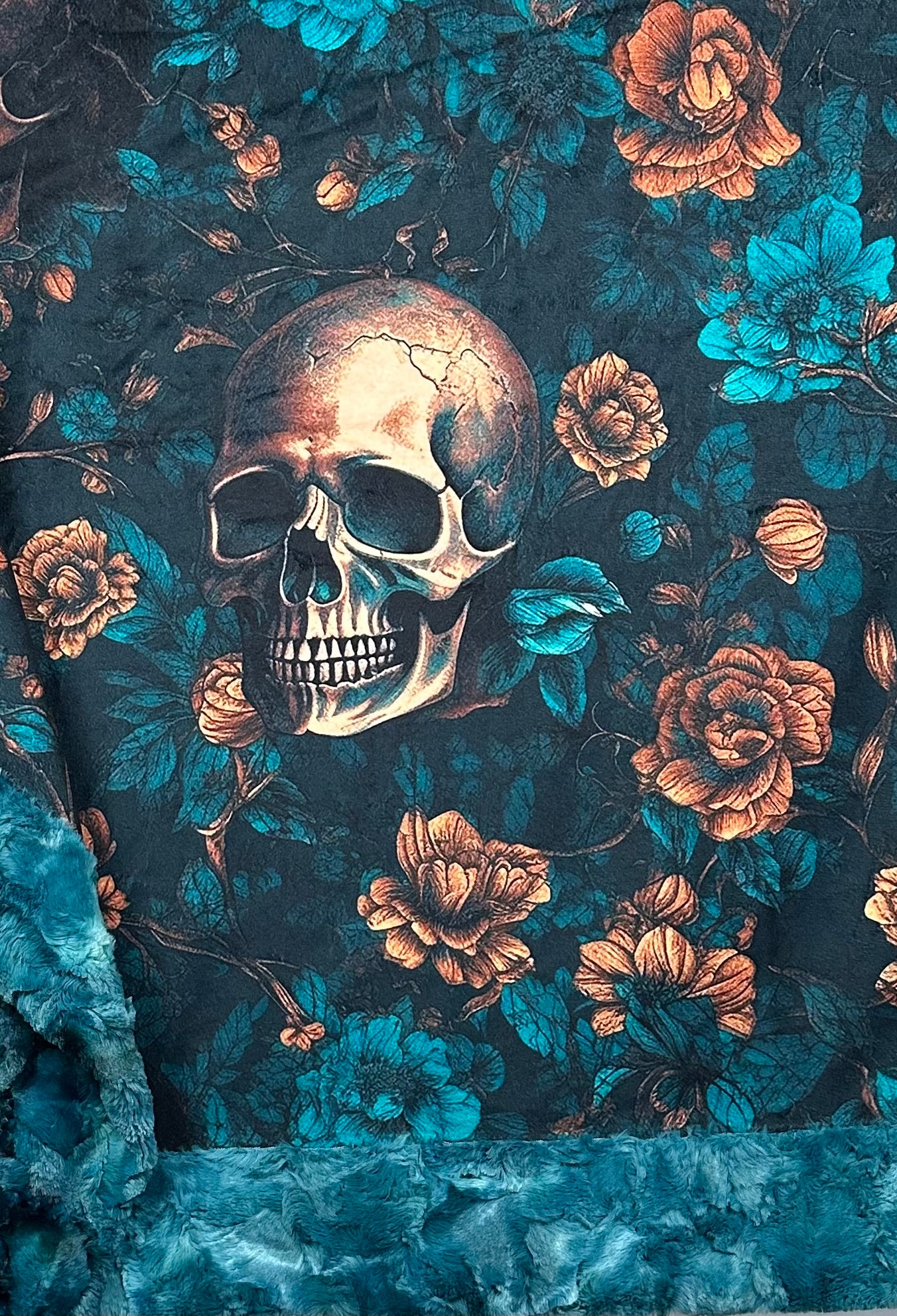 Premium Skull on Mallard Design 55x79 Inch Luxe Minky Blanket - Soft & Cozy for Bedroom, Couch, or Outdoor Use