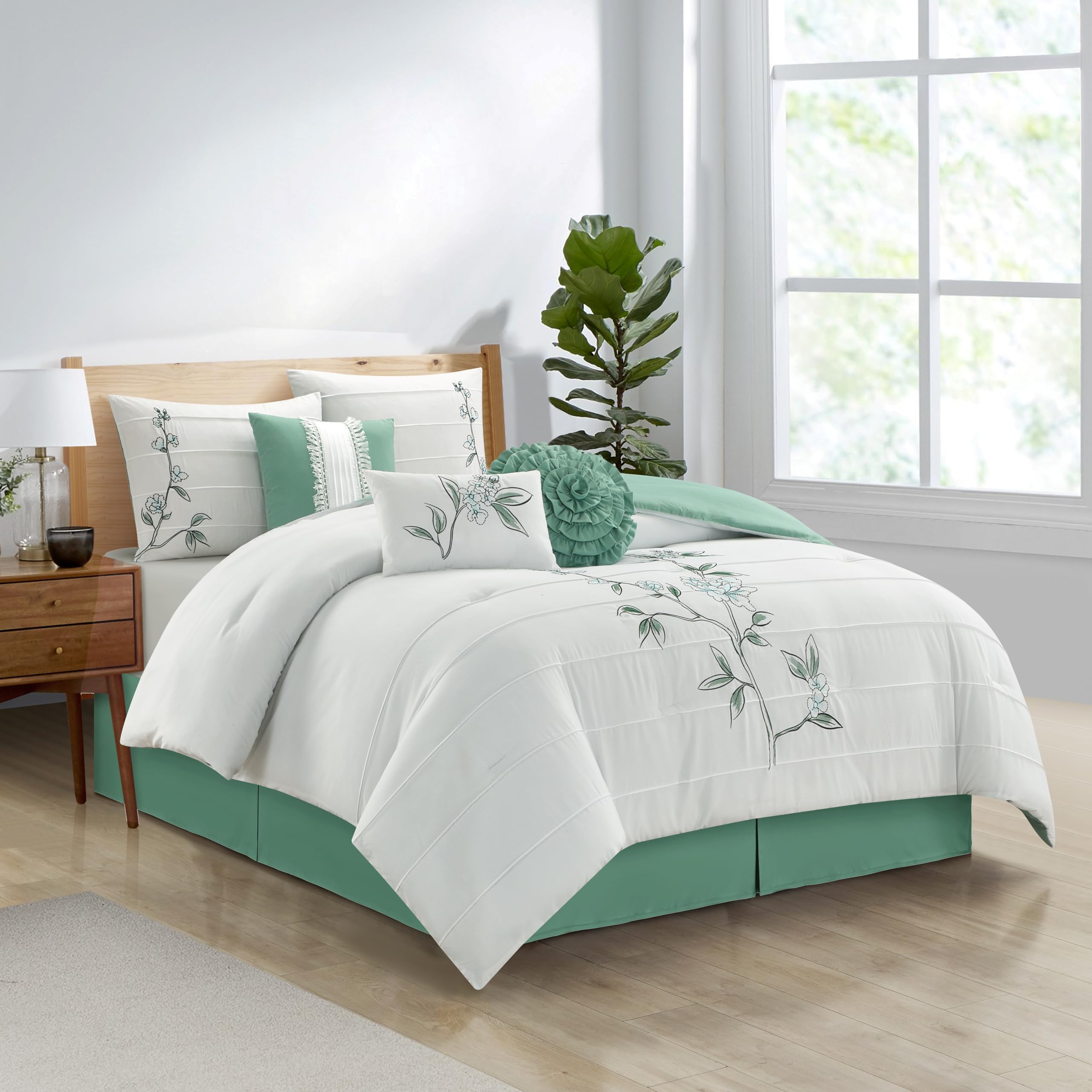 Stratford Park Tropical Green Rose 7-Piece Queen Comforter Set - 100% Polyester Soft Bedding - Perfect for Master Bedroom, Guest Room & Vacation Homes