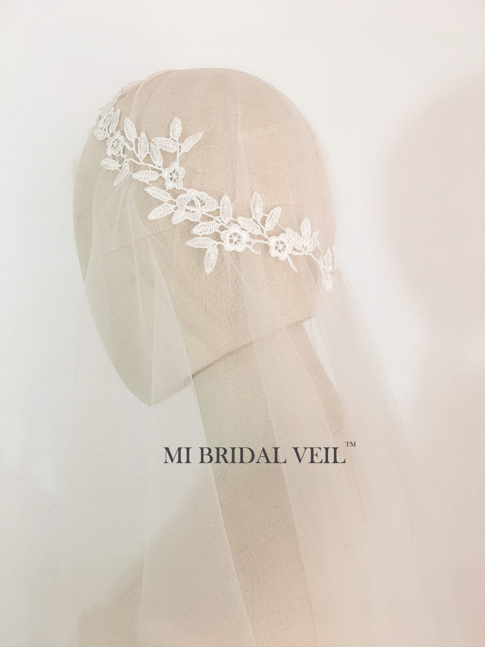 1920s Inspired Juliet Cap Veil with Rose Lace - Vintage Bridal Headpiece for Wedding, Gatsby Theme Party & Retro Photoshoot