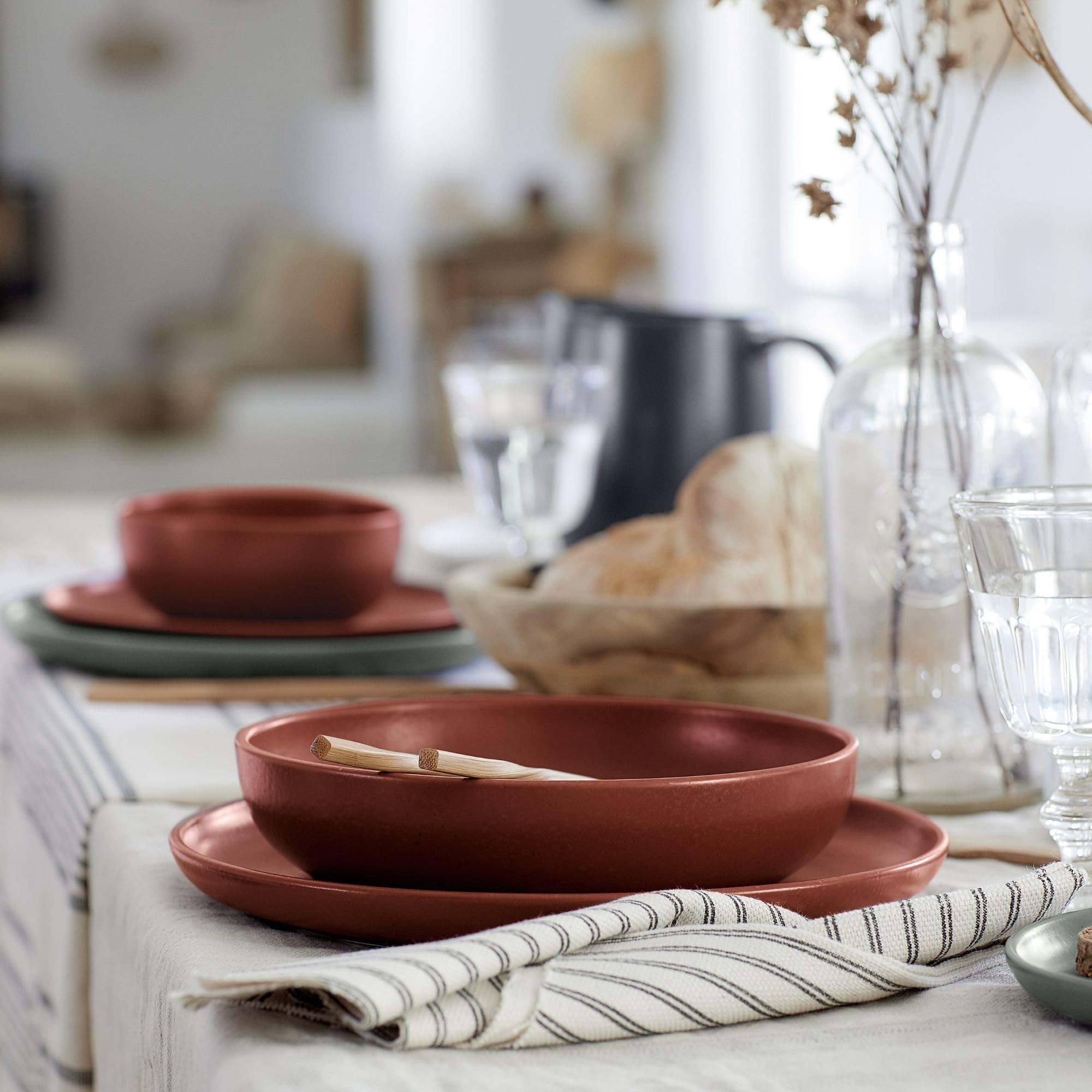 Casafina Ceramic Stoneware 11'' Dinner Plate - Pacifica Collection in Cayenne | Microwave & Dishwasher Safe | Food Safe Glazed Stoneware | Restaurant Quality Dinnerware for Home & Commercial Use | Perfect for Everyday Dining, Entertaining & Restaurant Service