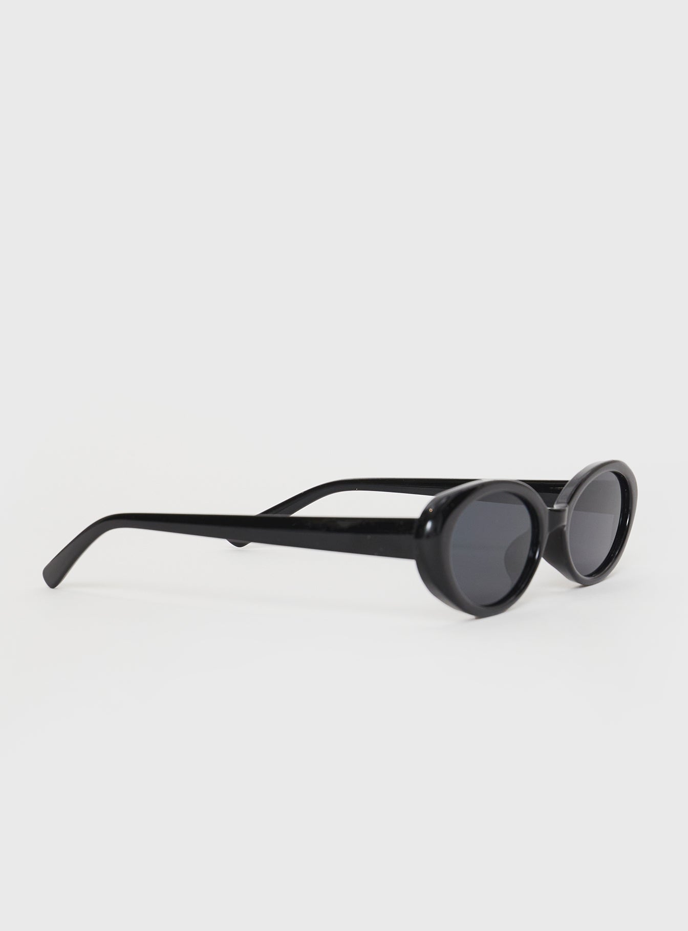 Beenna Polarized Sunglasses for Men & Women - UV Protection, Lightweight & Stylish Black Shades for Driving, Running, and Outdoor Activities