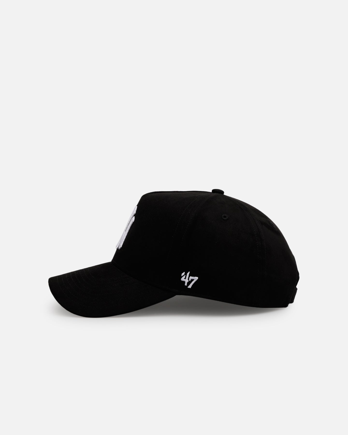 New York Yankees 'Ultrasuede' 47 MVP Strapback Hat - Black/White Adjustable Baseball Cap for Men & Women - Perfect for Games, Fan Gear & Streetwear Fashion
