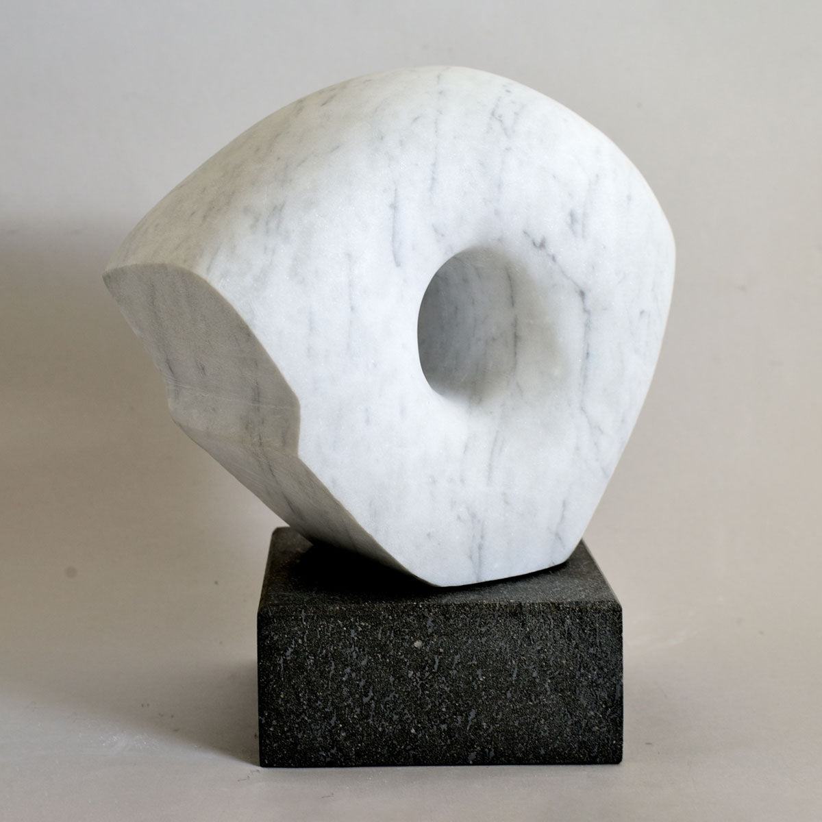 Handcrafted Carrara Marble Sculpture - Elegant Home Decor for Living Room, Office & Garden - Perfect Gift for Art Lovers
