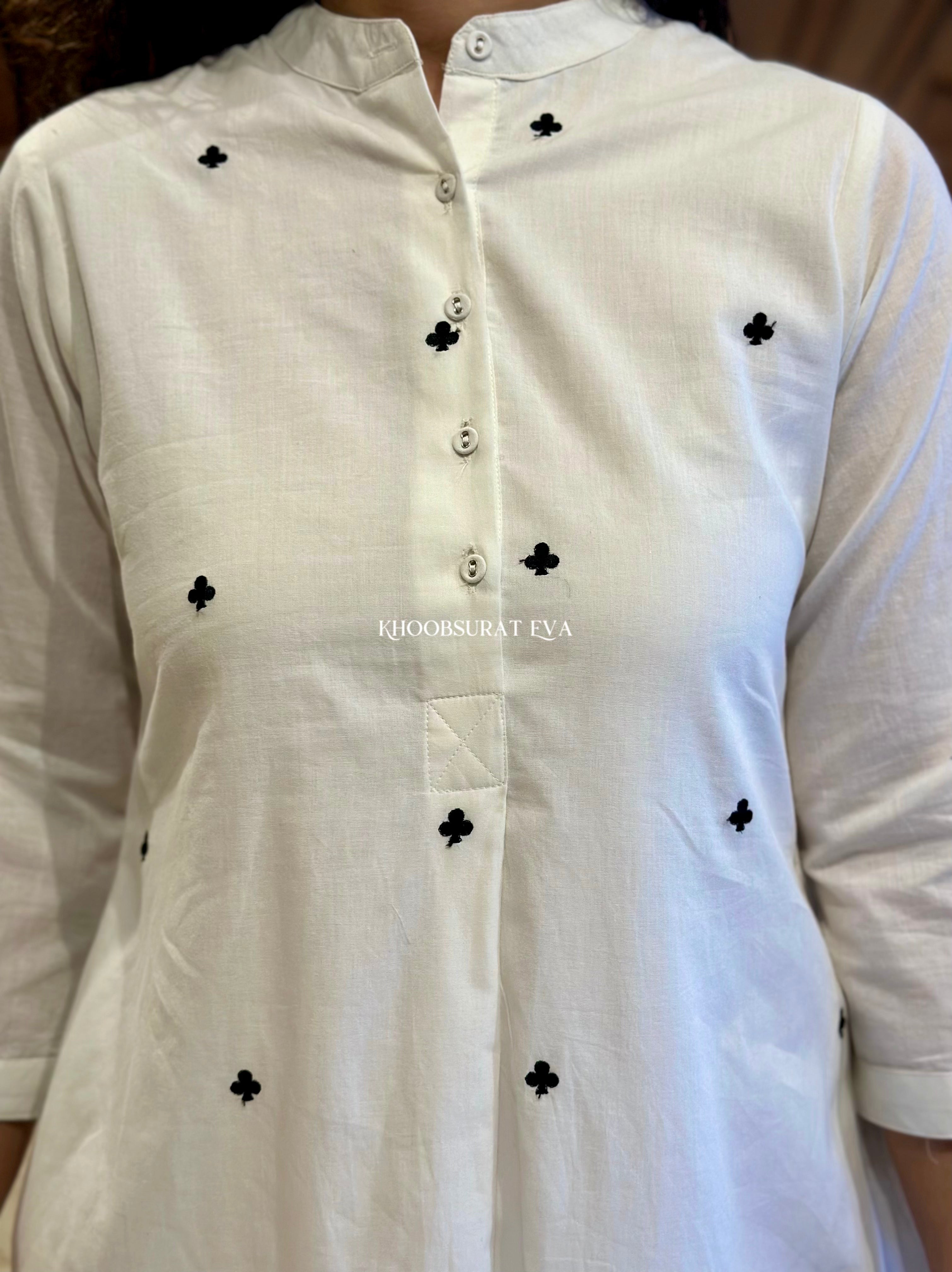 Elegant White Kurta Set for Women - Minimalist Indian Ethnic Wear - Perfect for Festivals, Weddings & Casual Outings