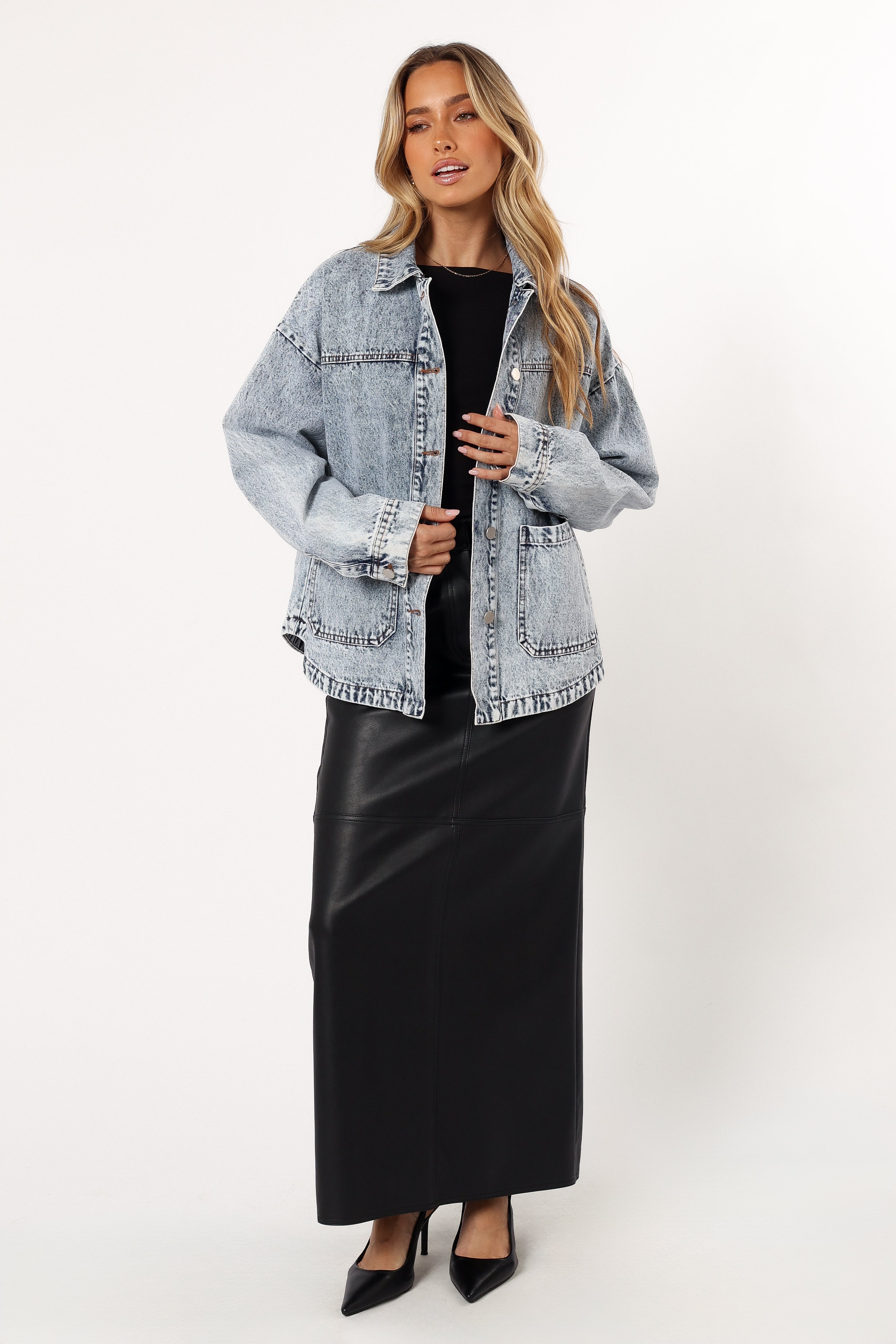 Delana Women's Denim Jacket - Stylish & Comfortable for Casual Outfits | Perfect for Spring & Fall Layering