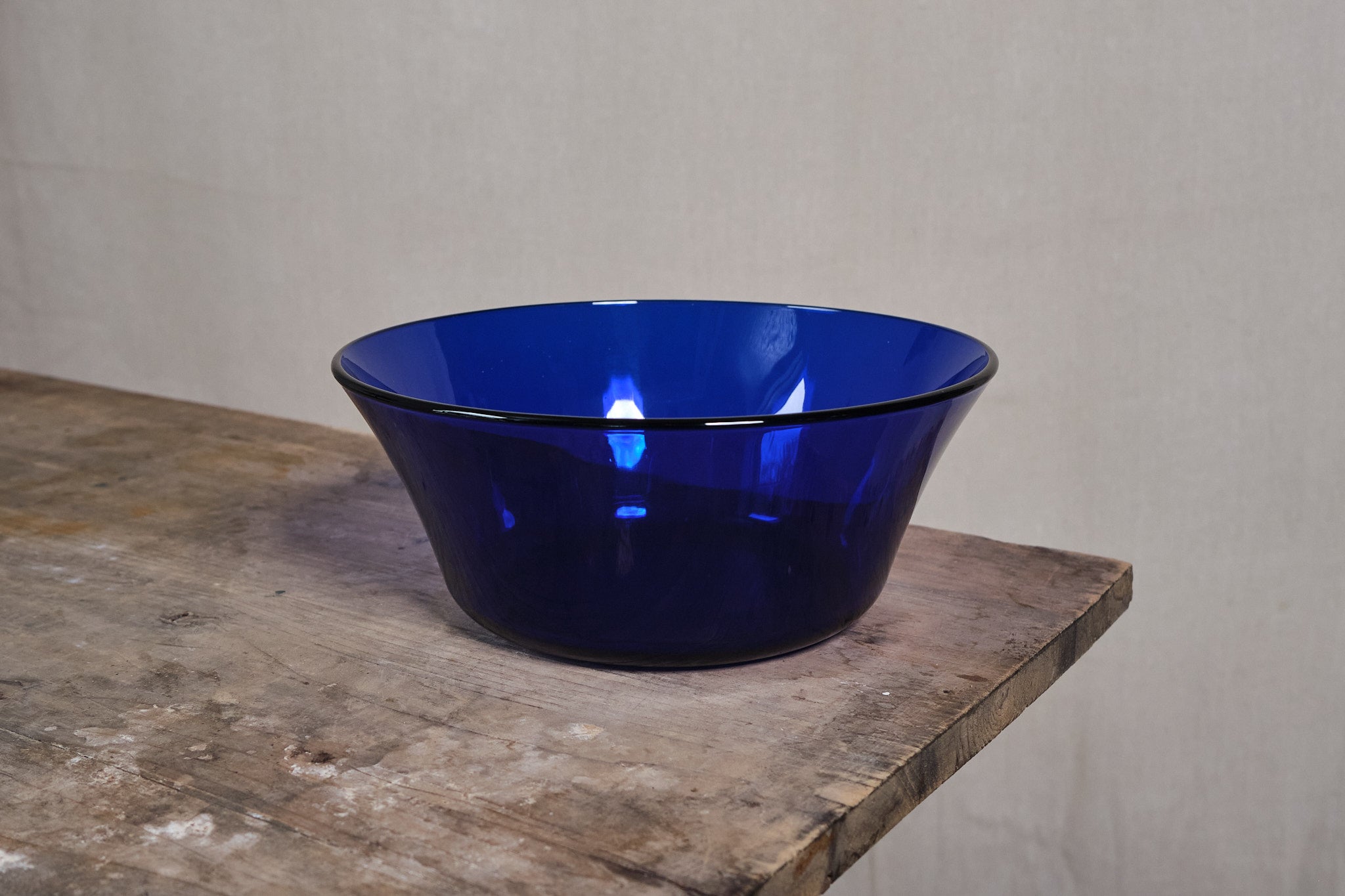 Elegant Blue Glass Serving Bowl - 12 Inch Large Salad Bowl for Entertaining, Parties & Family Dinners - Perfect for Fruit, Pasta, Charcuterie & Decorative Display