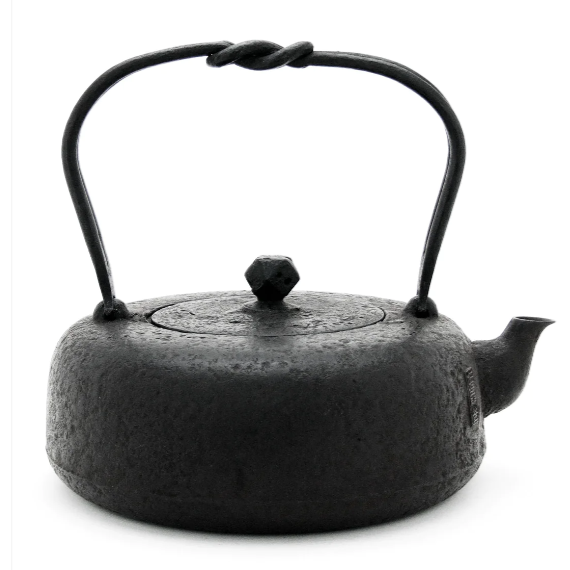 Authentic Japanese Nanbu Tetsubin Iron Teapot - Koizumi Nizaemon 11th Generation Dora Gata Style with Original Box - Perfect for Traditional Tea Ceremonies & Home Decor