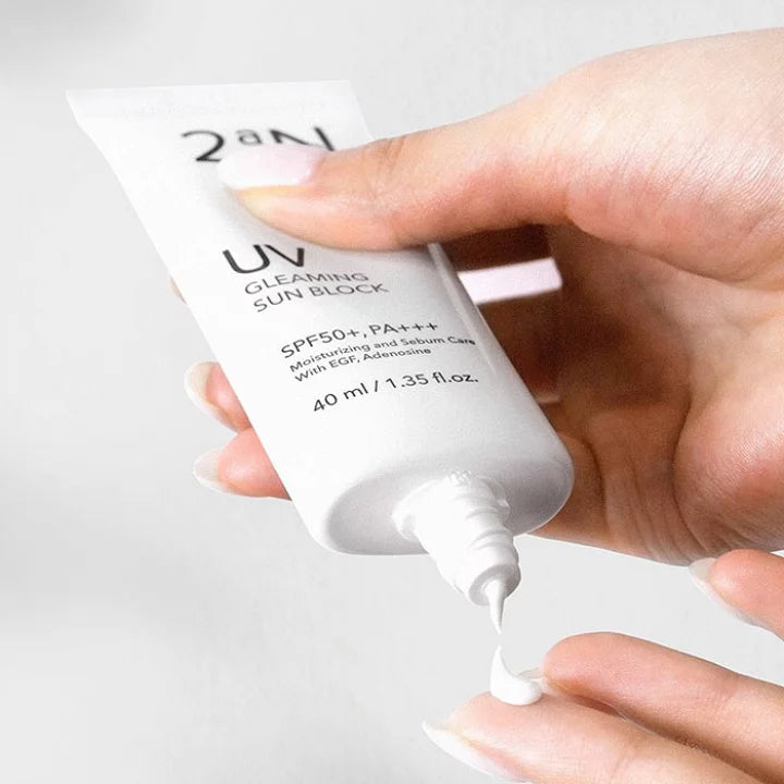 2aN Gleaming Sun Block SPF50+ PA+++ 40ml - Broad Spectrum Sunscreen for Face & Body, Water-Resistant, UVA/UVB Protection - Perfect for Outdoor Activities, Beach & Daily Use
