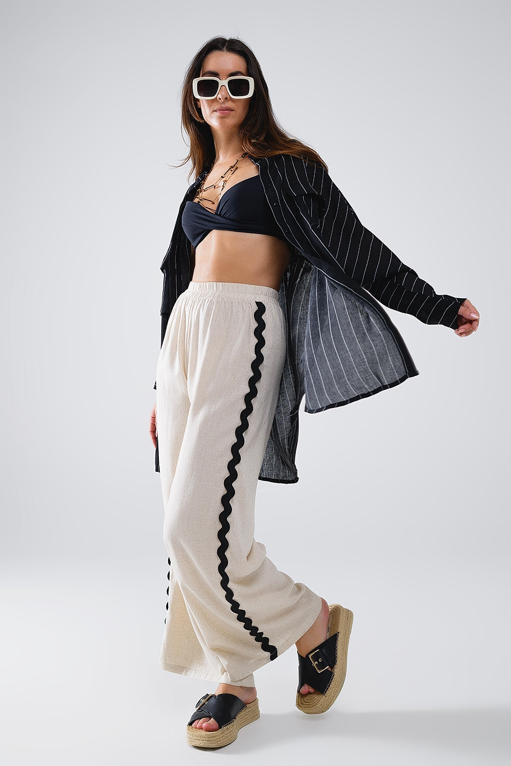 Beige Linen Pants with Contrasting Scalloped Hem - Perfect for Casual Outings, Beach Vacations, and Summer Fashion