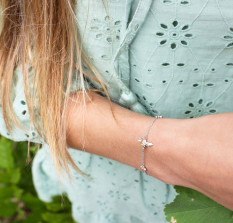 Honey Bee Charm Bracelet for Women - Dainty Gold Bee Jewelry Gift for Her - Perfect for Everyday Wear & Special Occasions