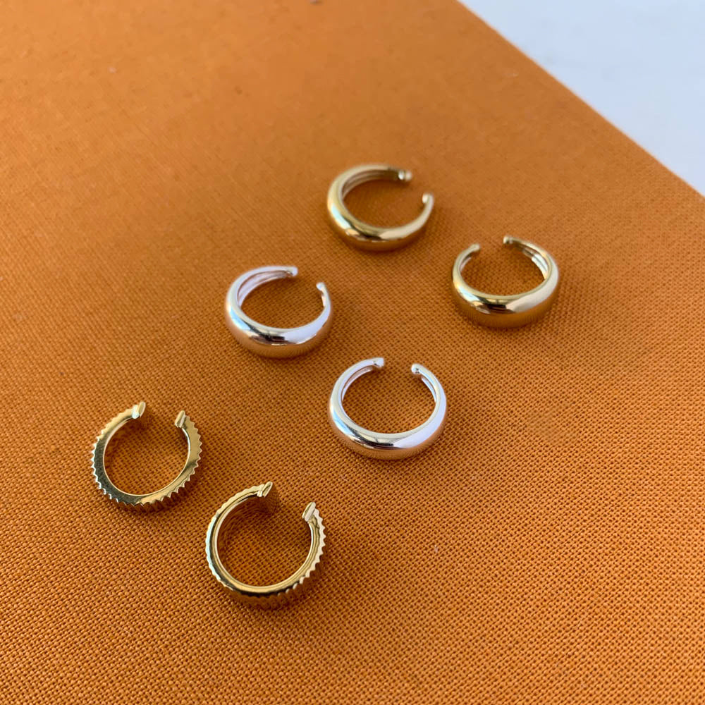 Gold Slim Curve Single Ear Cuff - Trendy Minimalist Ear Jewelry for Women - Perfect for Parties, Weddings & Everyday Wear