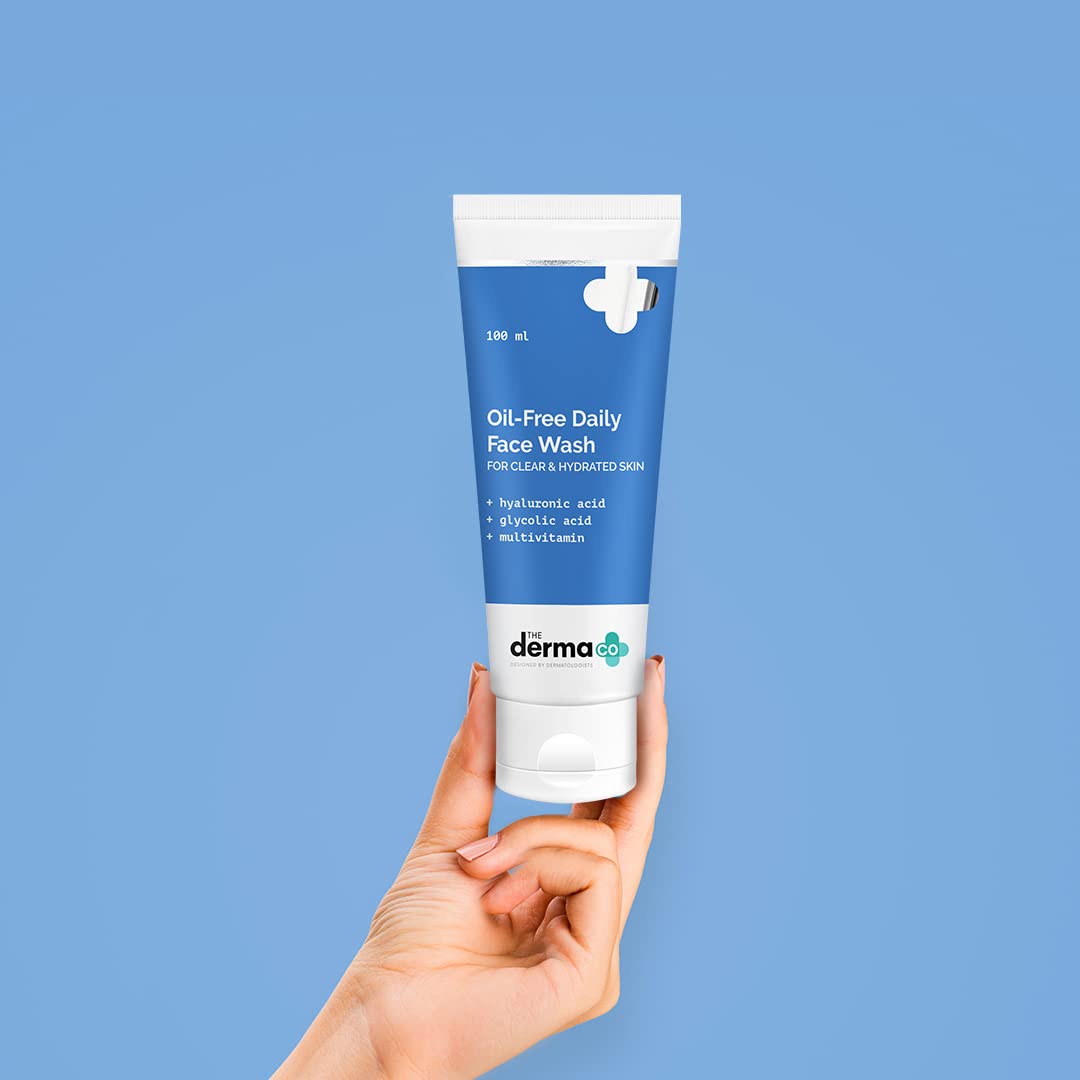 The Derma Co Oil-Free Daily Face Wash with Hyaluronic Acid, Glycolic Acid & Multivitamins - Gentle Cleanser for Clear, Hydrated Skin - 100ml - Perfect for Morning & Night Skincare Routine