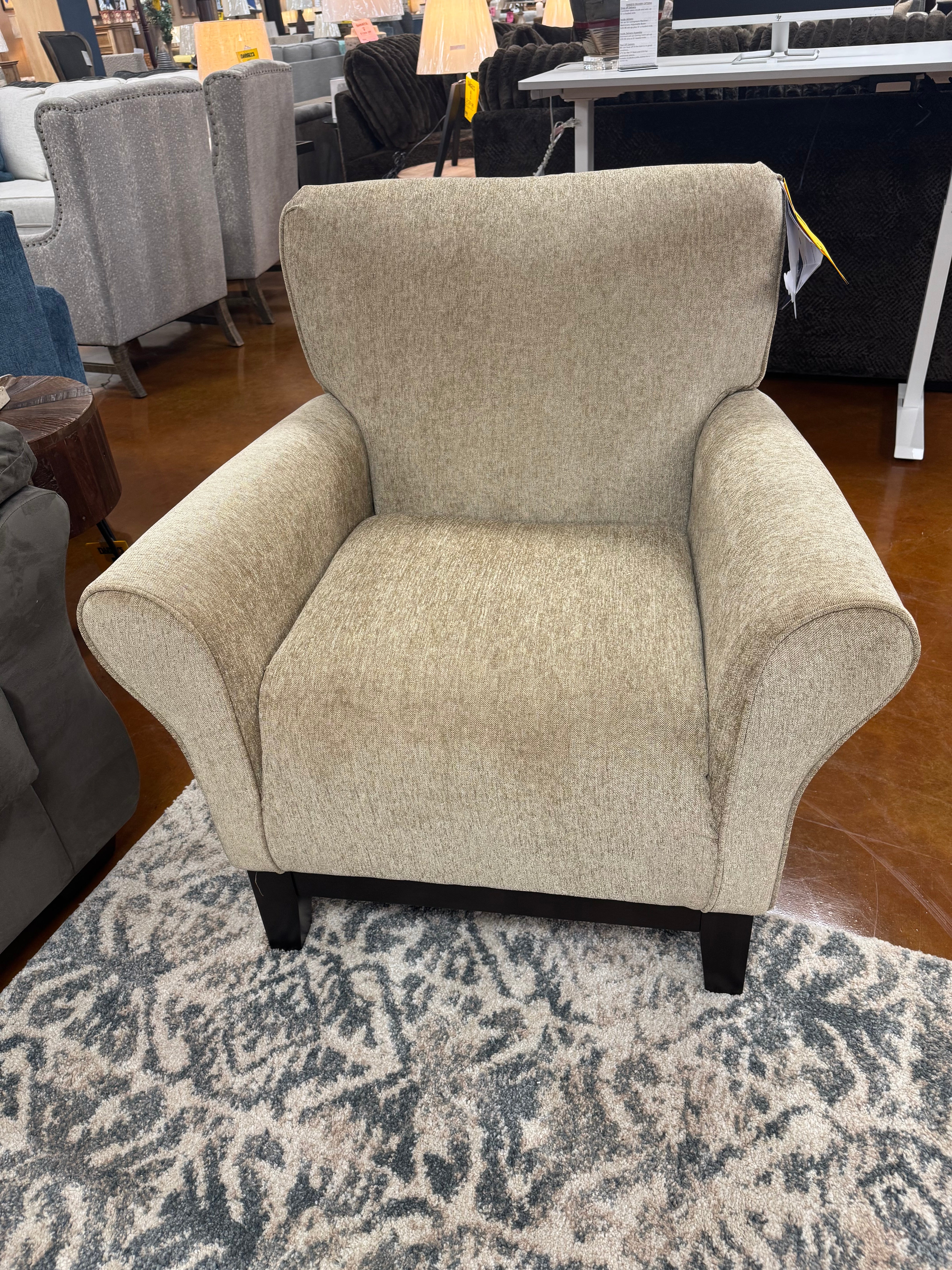 Aiden Pebble Chair 2060E 20595 - Modern Accent Chair for Living Room, Bedroom & Office - Comfortable Lounge Seating with Stylish Design