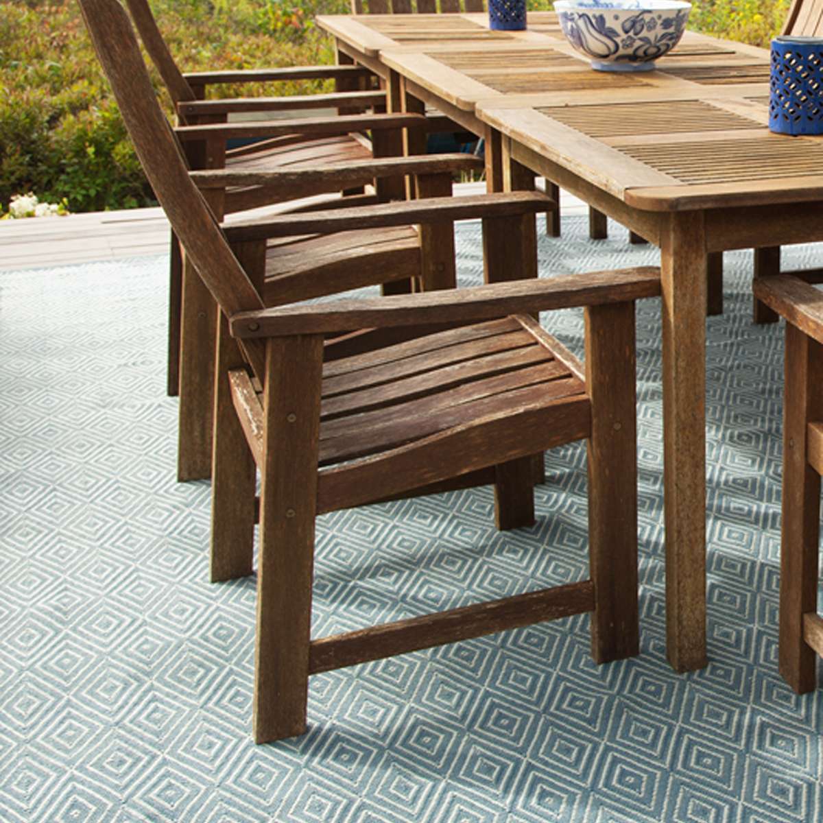 Dash & Albert Diamond Slate Indoor/Outdoor Rug - Durable & Stylish Area Carpet for Living Room, Patio, Deck - Water-Resistant & Easy to Clean