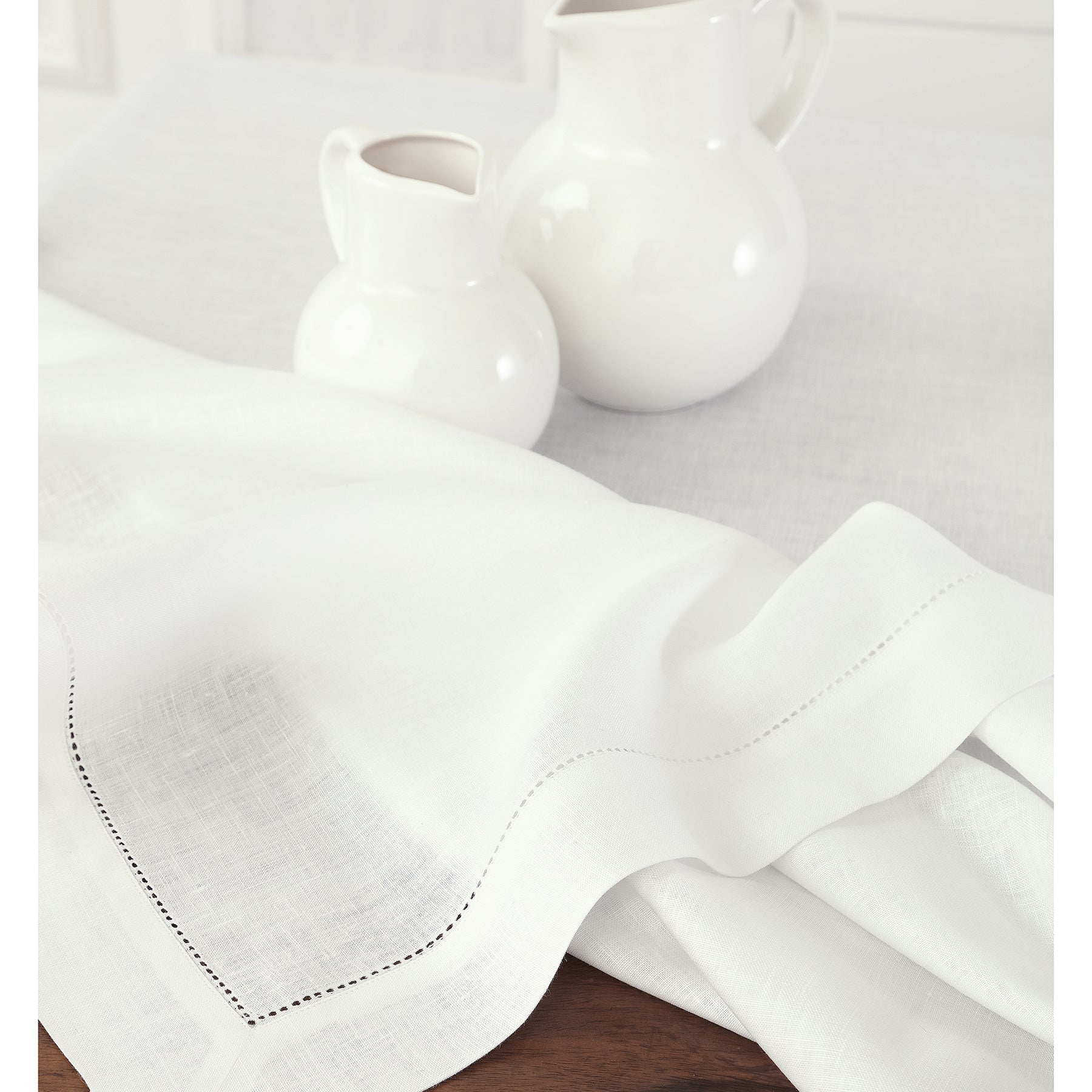 Elegant Classic Hemstitch Tablecloth - Premium Cotton Linen Dining Table Cover for Formal Dinners & Special Occasions