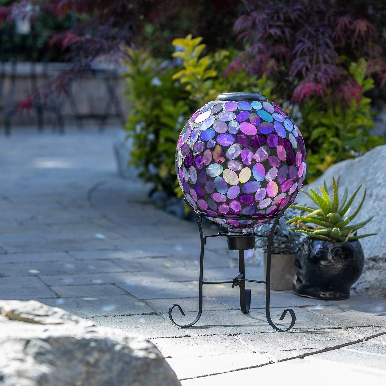 Alpine Corporation Solar-Powered Pink Glass Mosaic Gazing Globe with LED Lights & Metal Stand - Violet | Outdoor Garden Decor for Patio, Yard & Landscape Decoration