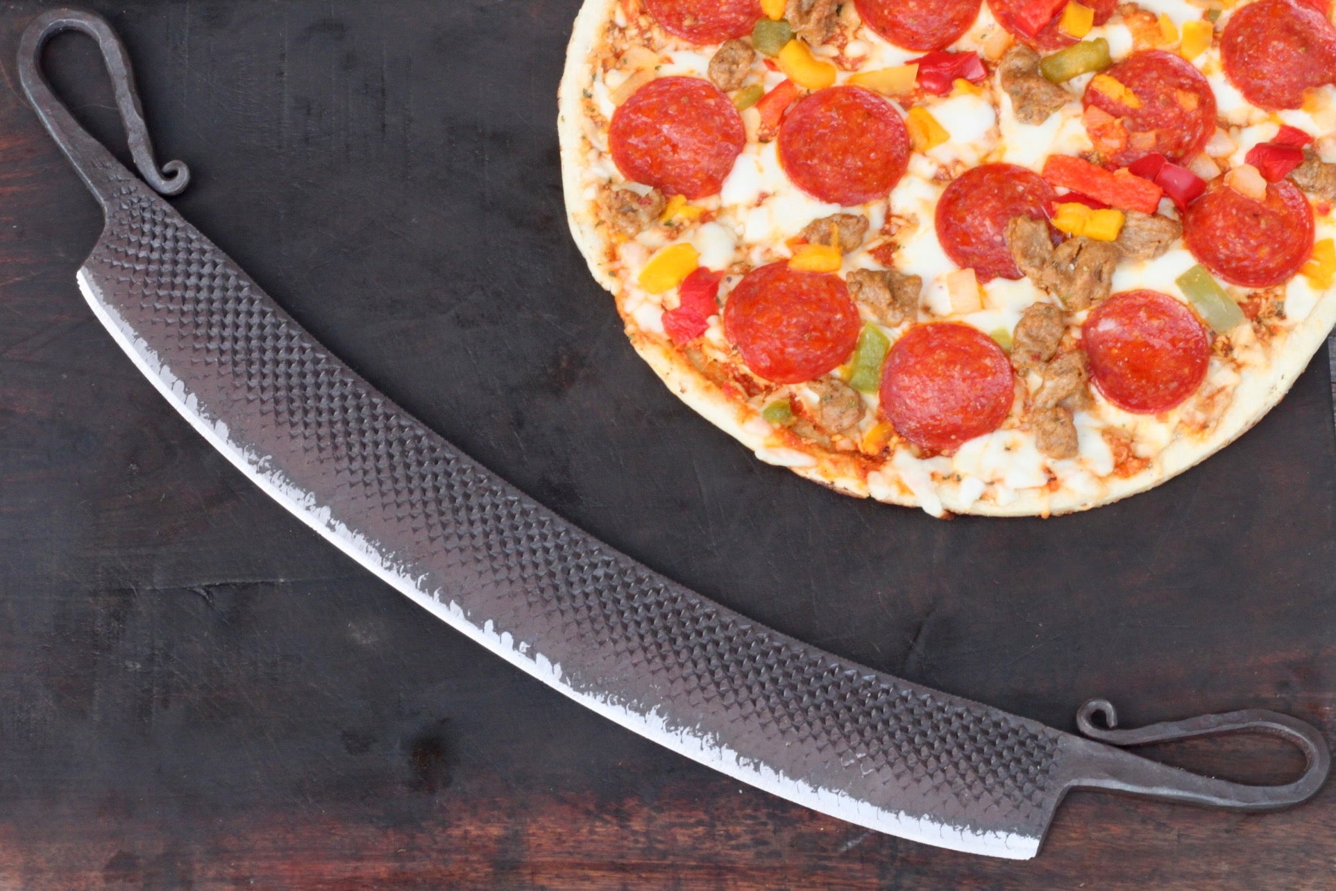 Premium Pizza Rocker Cutter - Stainless Steel Pizza Wheel with Ergonomic Handle - Perfect for Cutting Pies, Slicing Dough & Serving Pizza - Ideal for Home Kitchens, Pizzerias & Pizza Parties