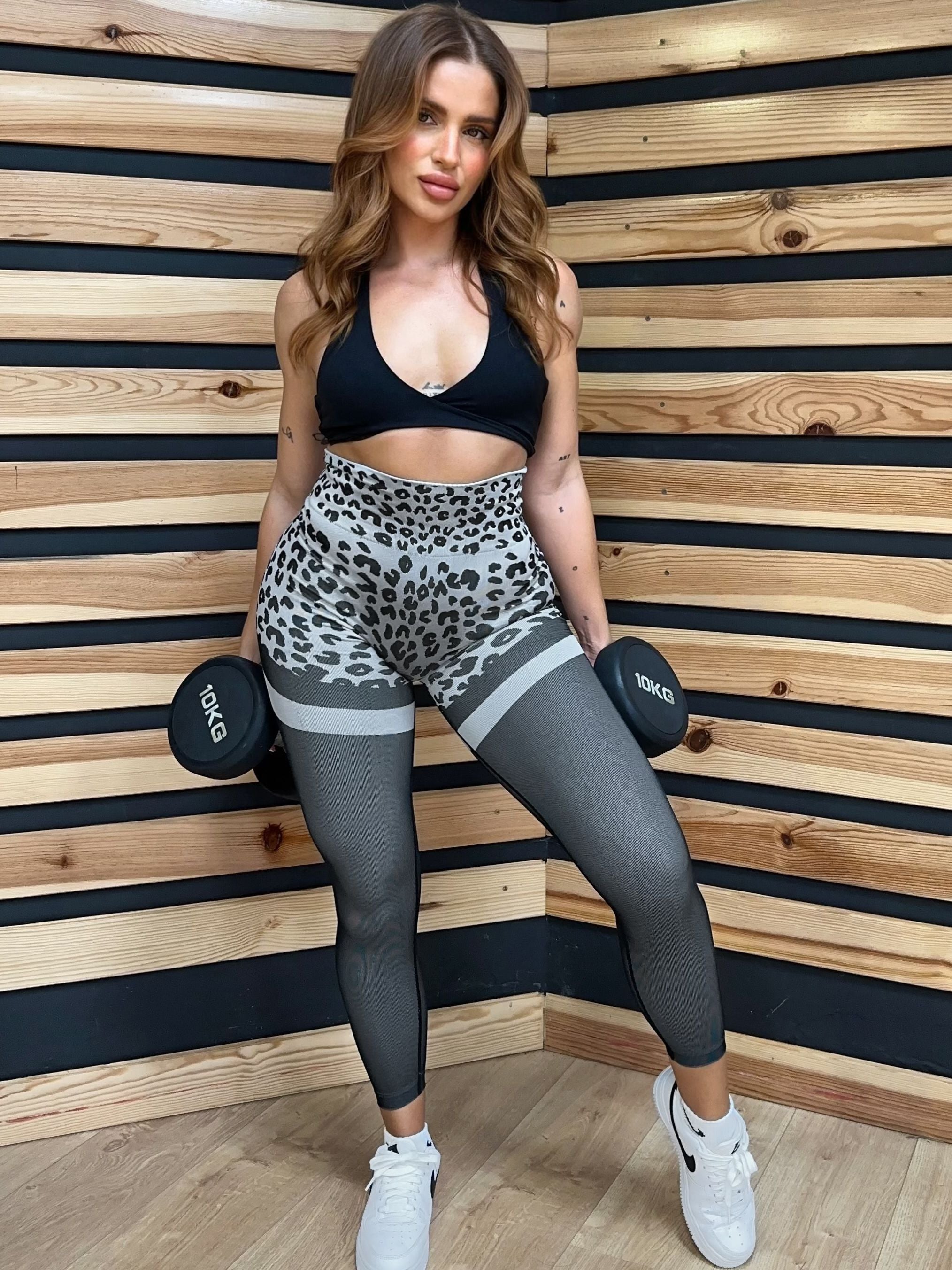 ZASUWA Women's Fashion Leopard Print Leggings - High Waisted Yoga Pants for Workout, Running & Casual Wear