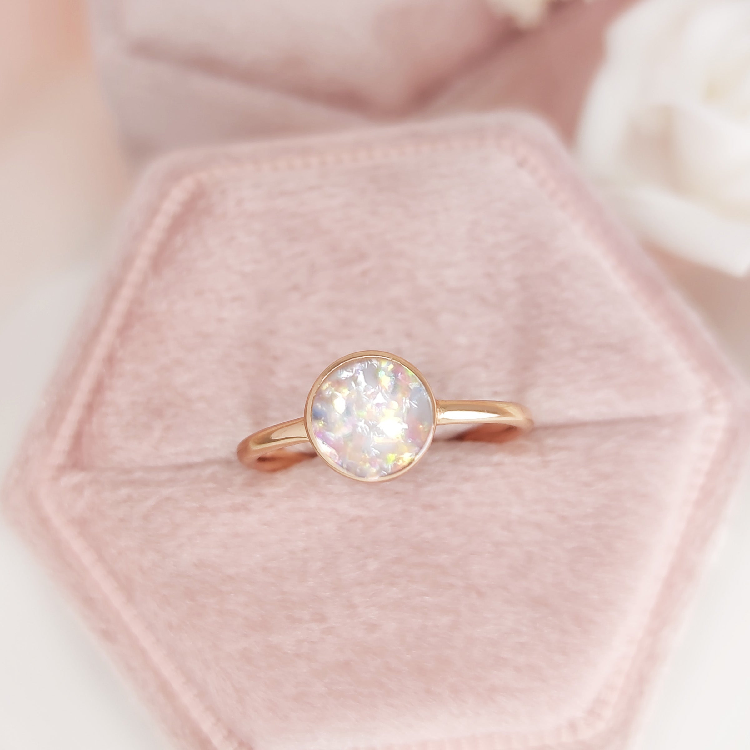 Life Circle Memorial Ashes Ring - Handcrafted Keepsake Jewelry for Loved Ones - Perfect for Remembrance, Funeral, and Memorial Ceremonies