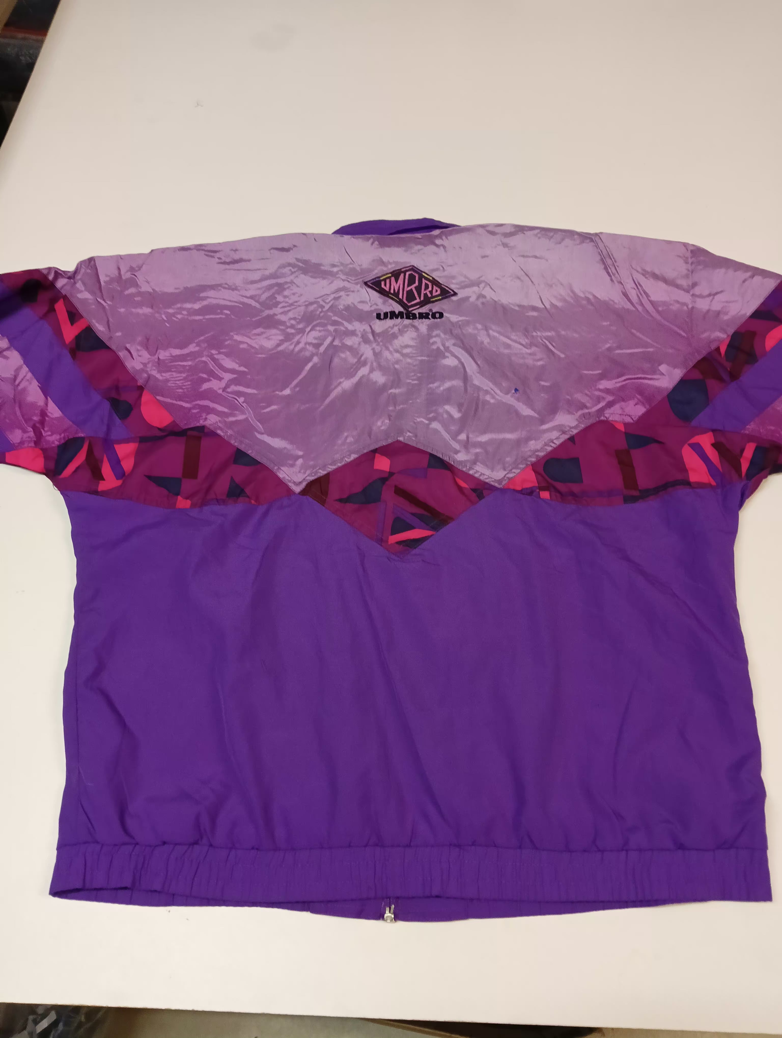 Umbro Vintage Track Jacket S 1206 - Retro Athletic Windbreaker for Men & Women - Perfect for Running, Gym, and Casual Streetwear