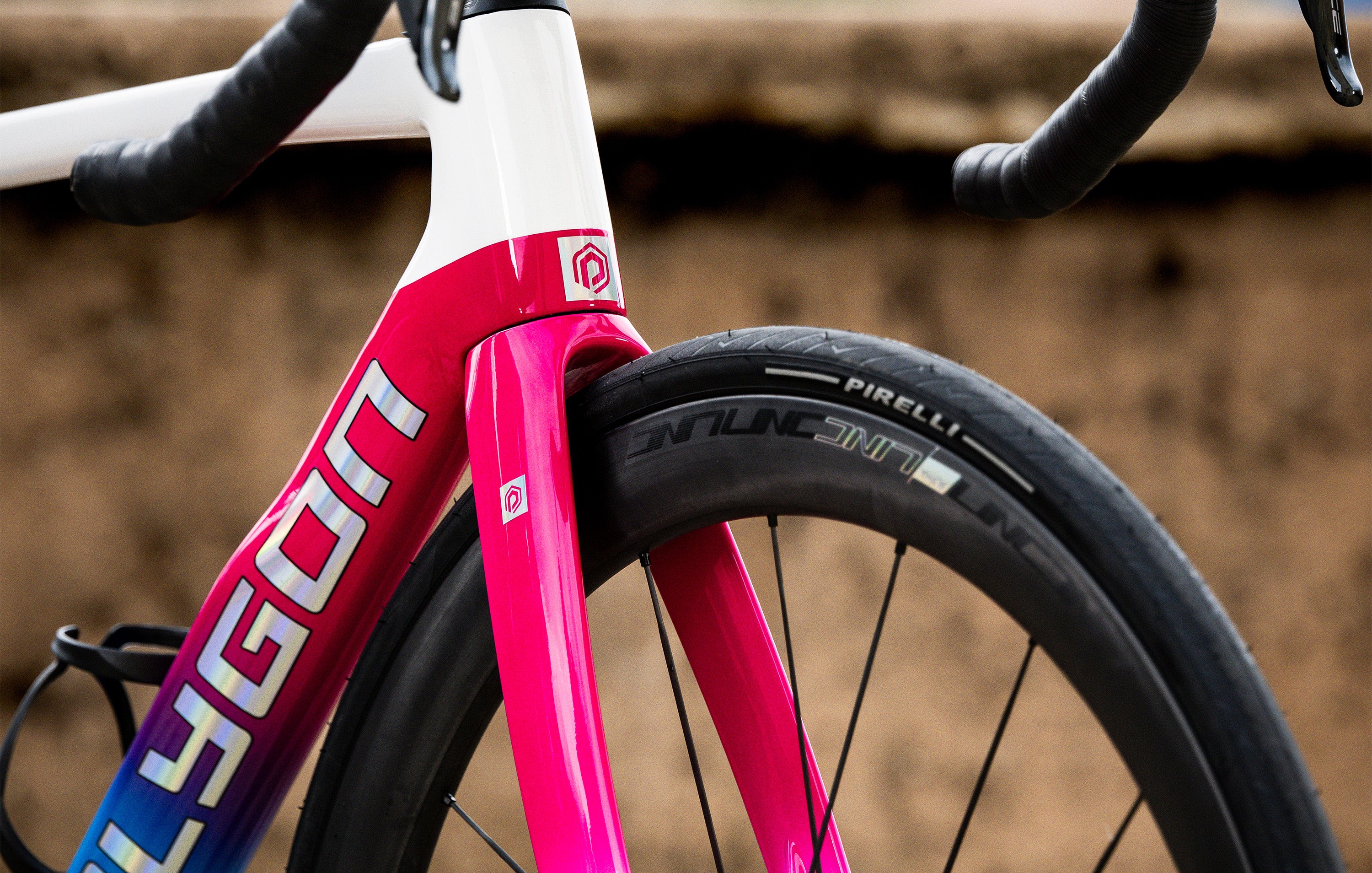 Polygon Helios A9 Dura Ace Di2 Carbon Road Bike - Lightweight Racing Bicycle for Competitive Cyclists | Perfect for Road Racing, Endurance Rides & Training