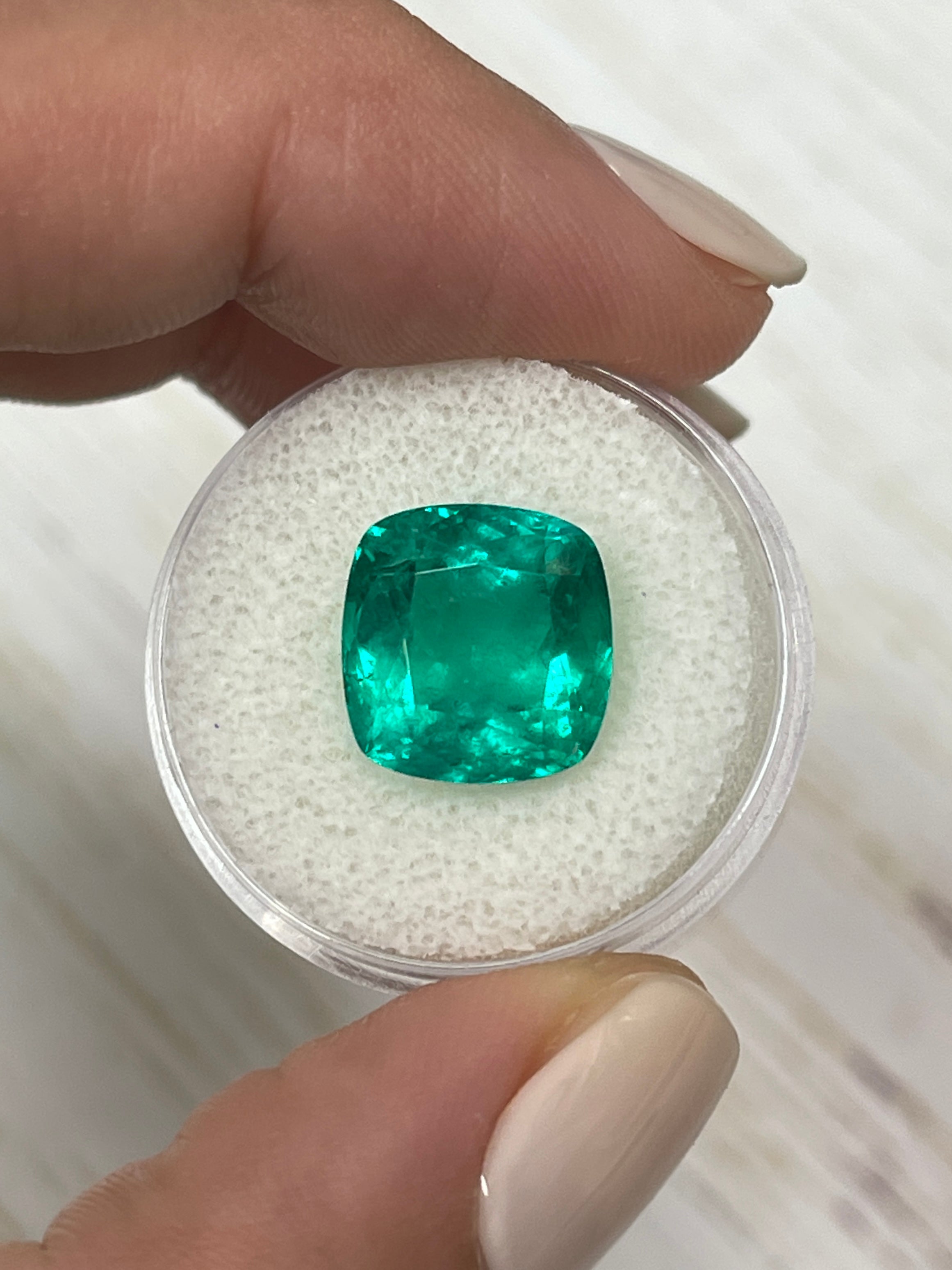 7.98 Carat Vivid Bluish Green Natural Colombian Emerald - 12x12mm Rounded Cushion Cut Loose Gemstone for Jewelry Making & Engagement Rings