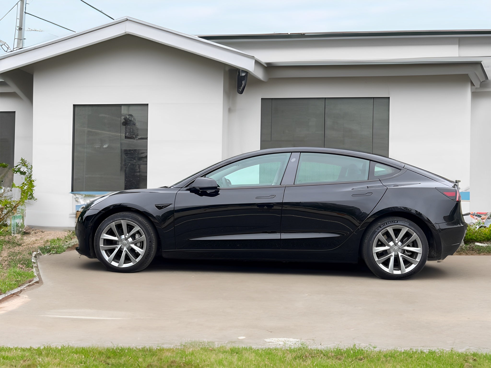 Premium Arachnid Style Wheel Covers for Tesla Model 3 18