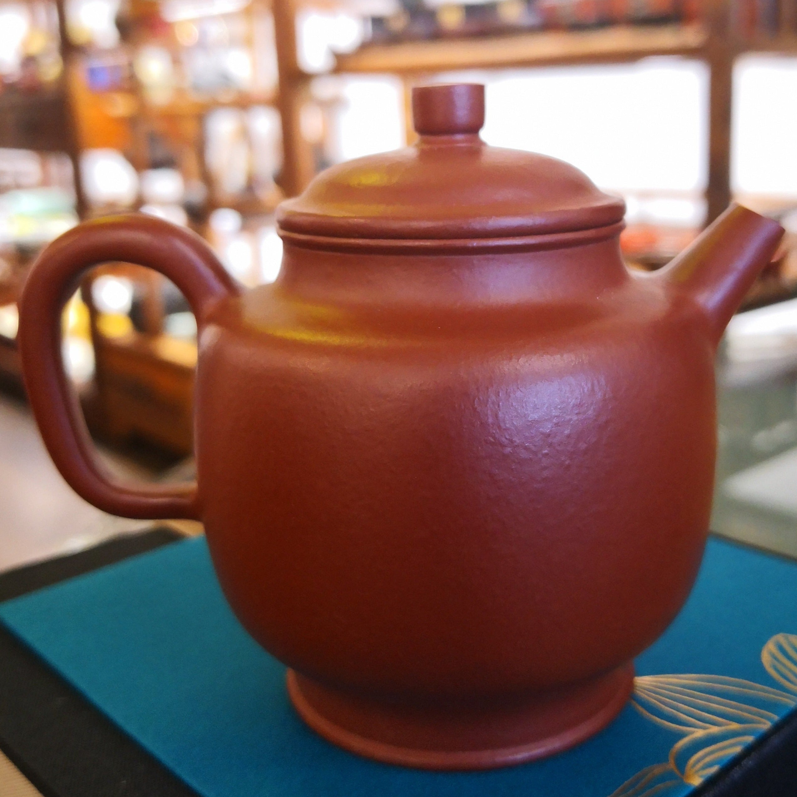 Handmade Zisha Teapot Gong Deng - Artist Level 4 (L4 2021) RAO Qing 朱泥 Zhu Ni Clay - Premium Chinese Yixing Purple Clay Teapot for Gongfu Tea Ceremony & Home Decor