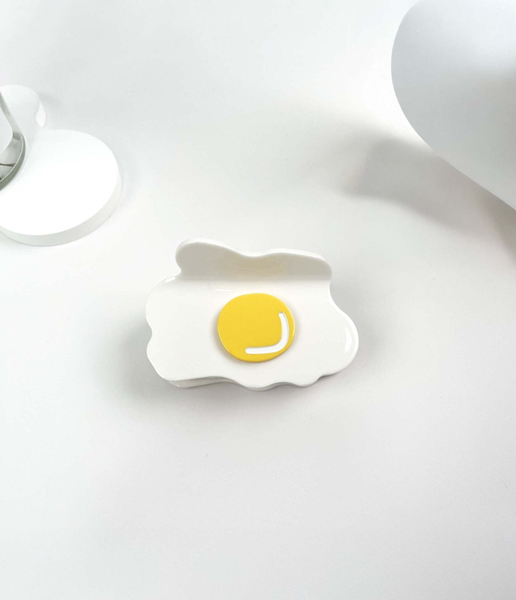 Poached Egg Hair Claw Clip - Cute Egg-Shaped Hair Accessory for Women & Girls - Perfect for Ponytails, Buns & Updos - Great for Home, Office & Party Hairstyles