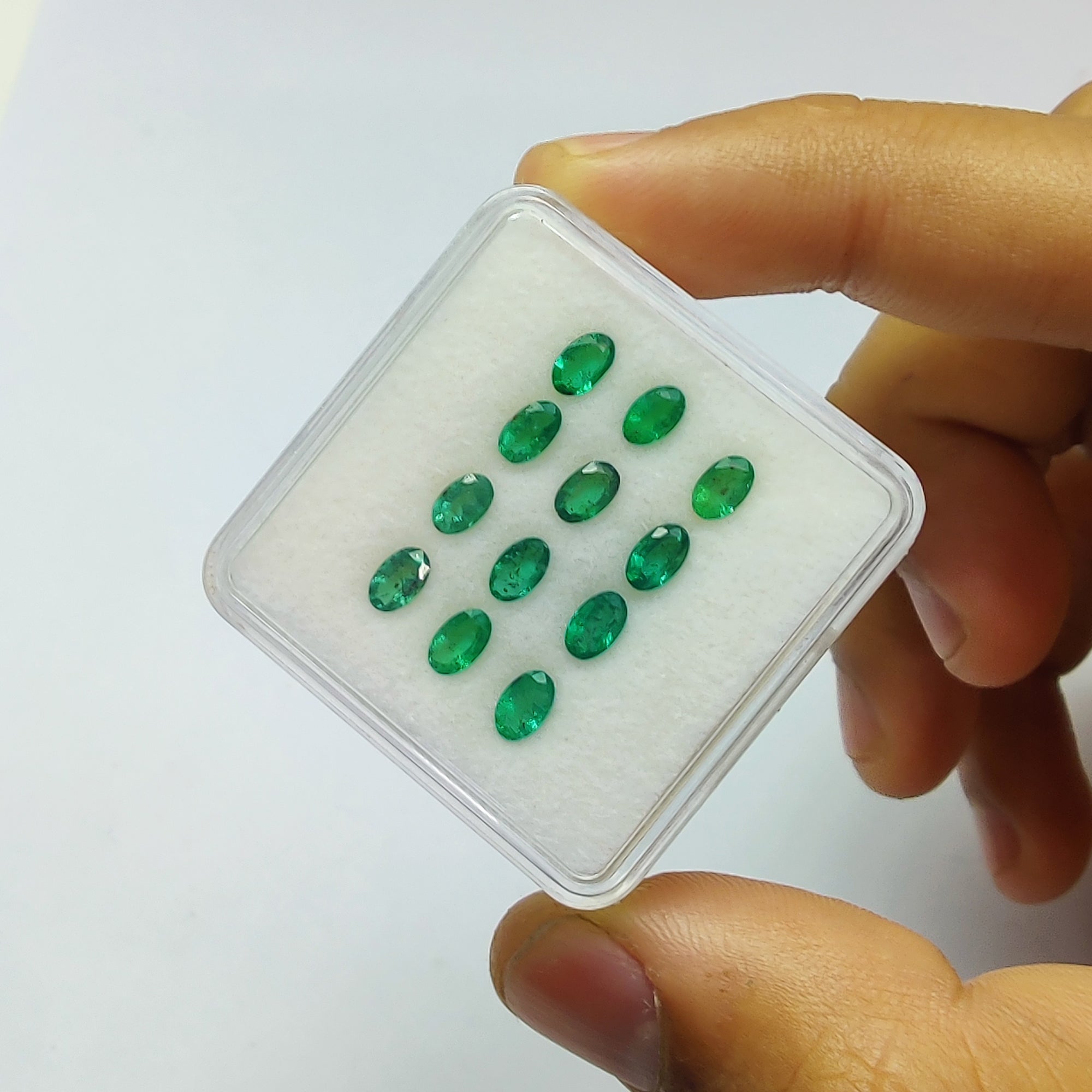Natural Untreated Green Emerald Gemstone Set - 2.65cts Oval Cut 5x3mm (12pcs) | Jewelry Making, Engagement Rings & Luxury Gift Giving