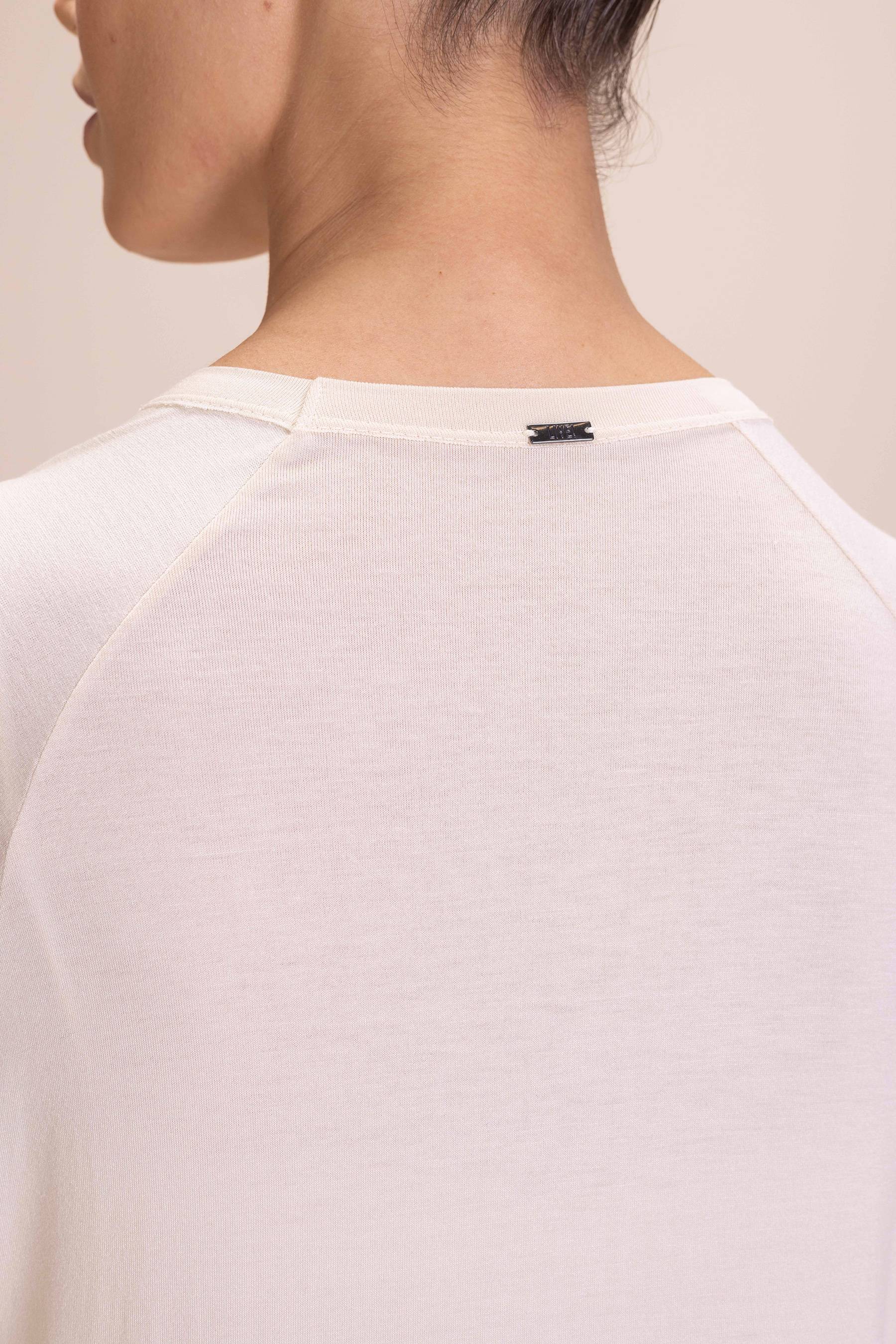 Flow Long Sleeve T-Shirt for Men - Comfortable Casual & Athletic Wear - Perfect for Gym, Running, Yoga and Everyday Outfits