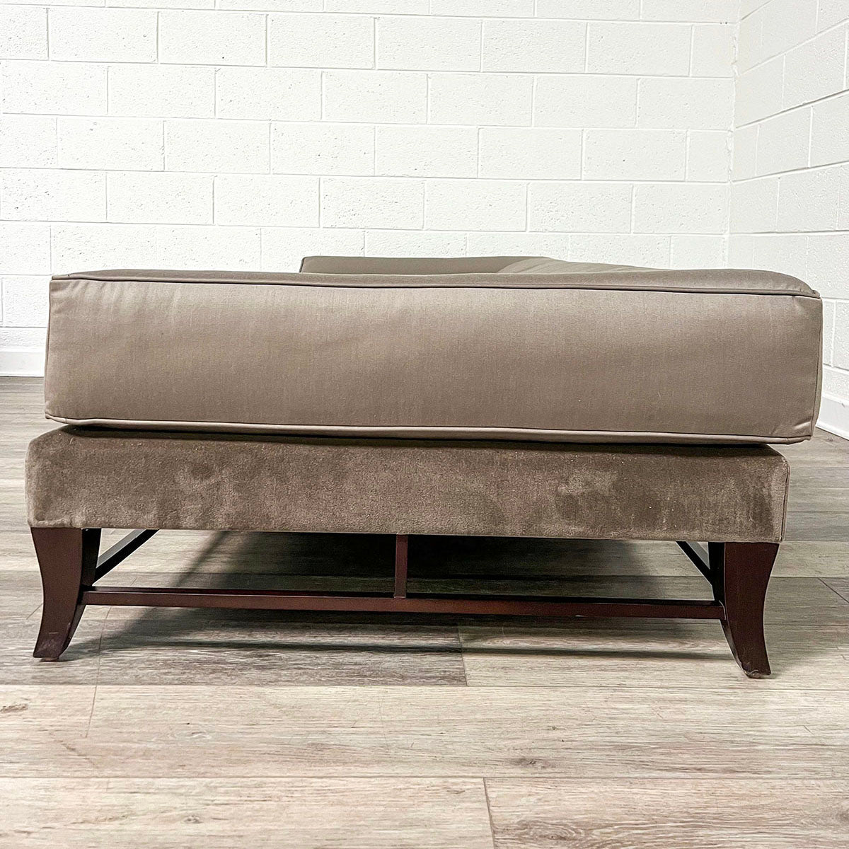 Stylish Gray Donghia Daybed Ottoman - Modern Sofa Bed for Small Spaces & Guest Room Seating - Perfect for Living Rooms, Apartments & Home Offices