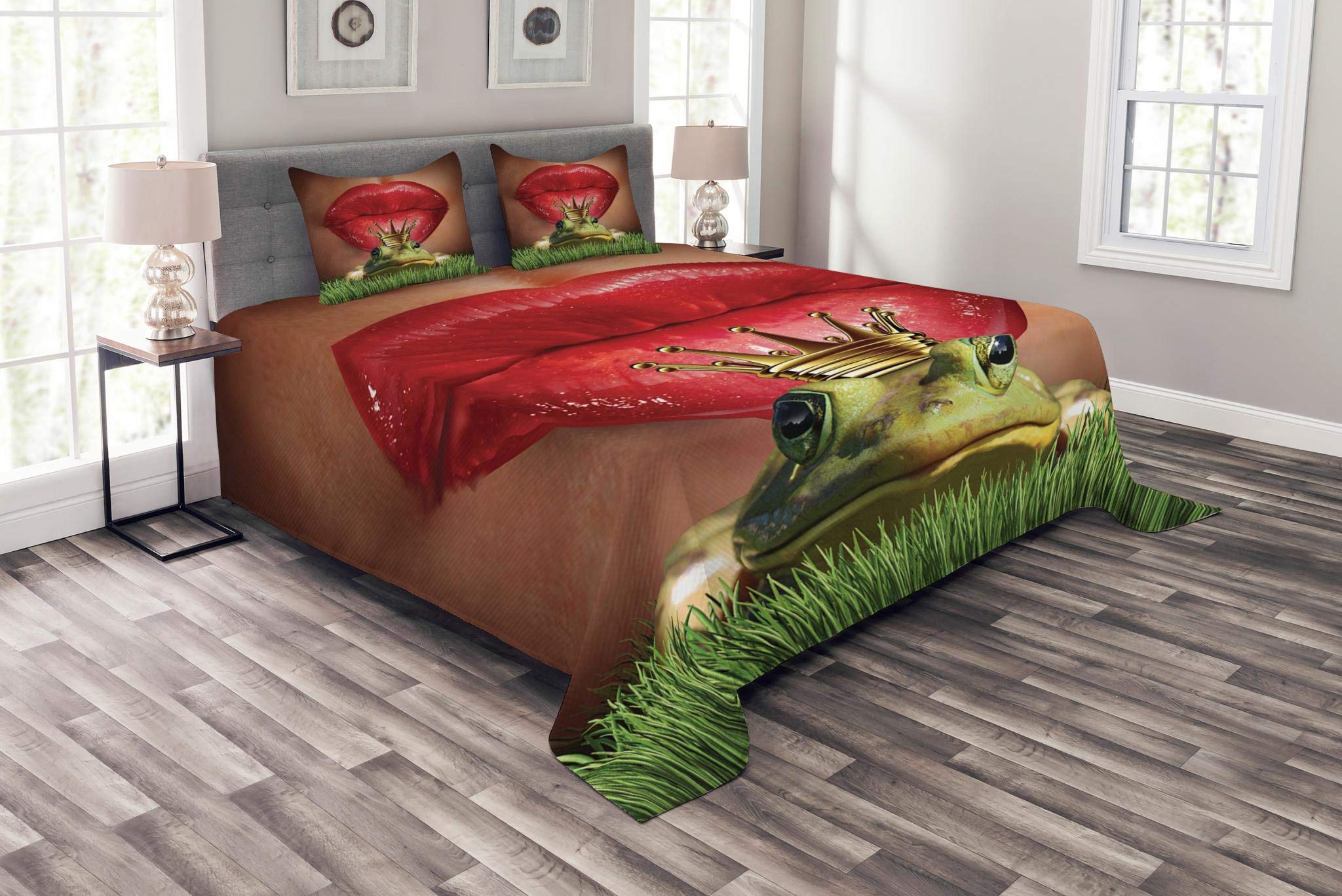 Ambesonne Animal Print Bedspread Set - Lady Finds Her Frog Prince Romance Art, 3-Piece King Size Bedding with 2 Pillow Shams, Green Red Yellow - Perfect for Master Bedroom, Guest Room & Bohemian Home Decor