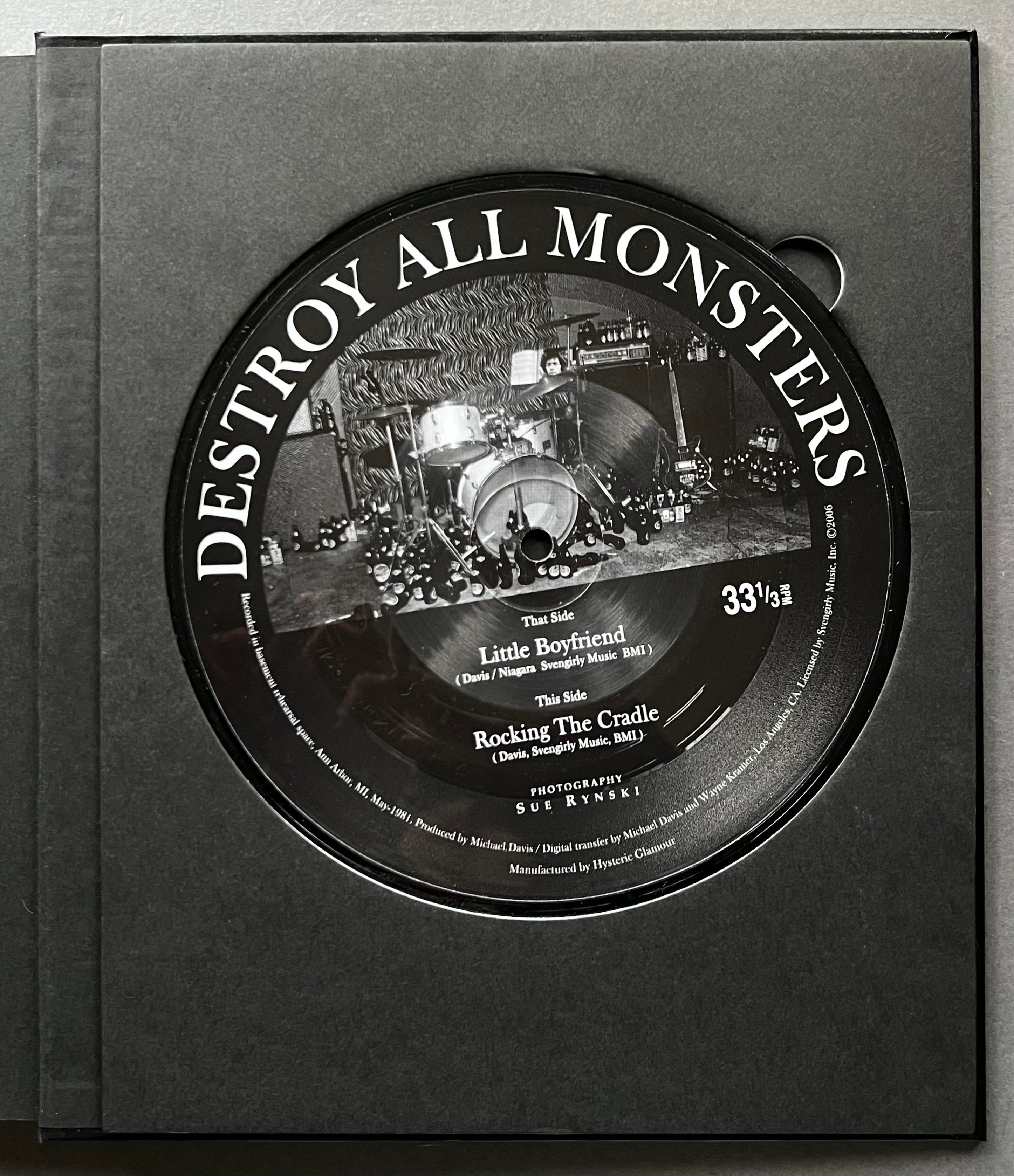 Destroy All Monsters: Sue Rynski - Action-Packed Monster Thriller Novel | Perfect for Sci-Fi & Horror Fans | Great for Reading on Halloween or Book Club Discussions