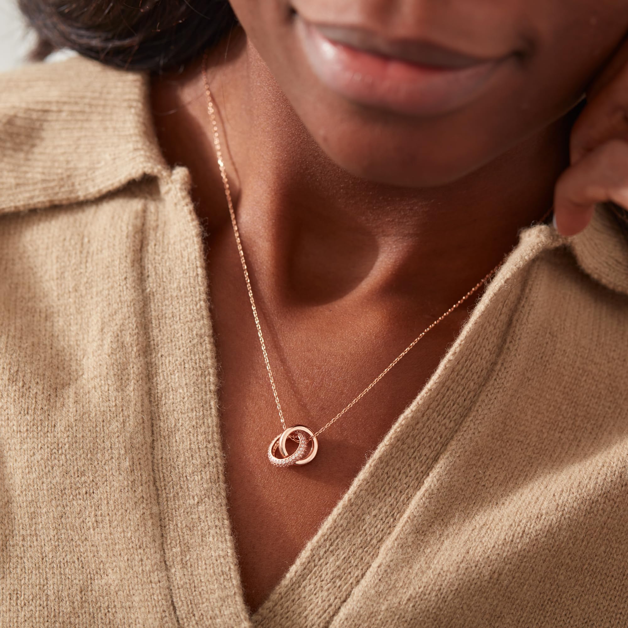 STORYJEWELLERY Rose Gold Necklace for Women - Elegant Dainty Jewelry Gift for Mom, Daughter, Sister & Friends | Birthday, Anniversary, Valentine's Day Present | Perfect for Everyday Wear, Date Nights & Special Occasions