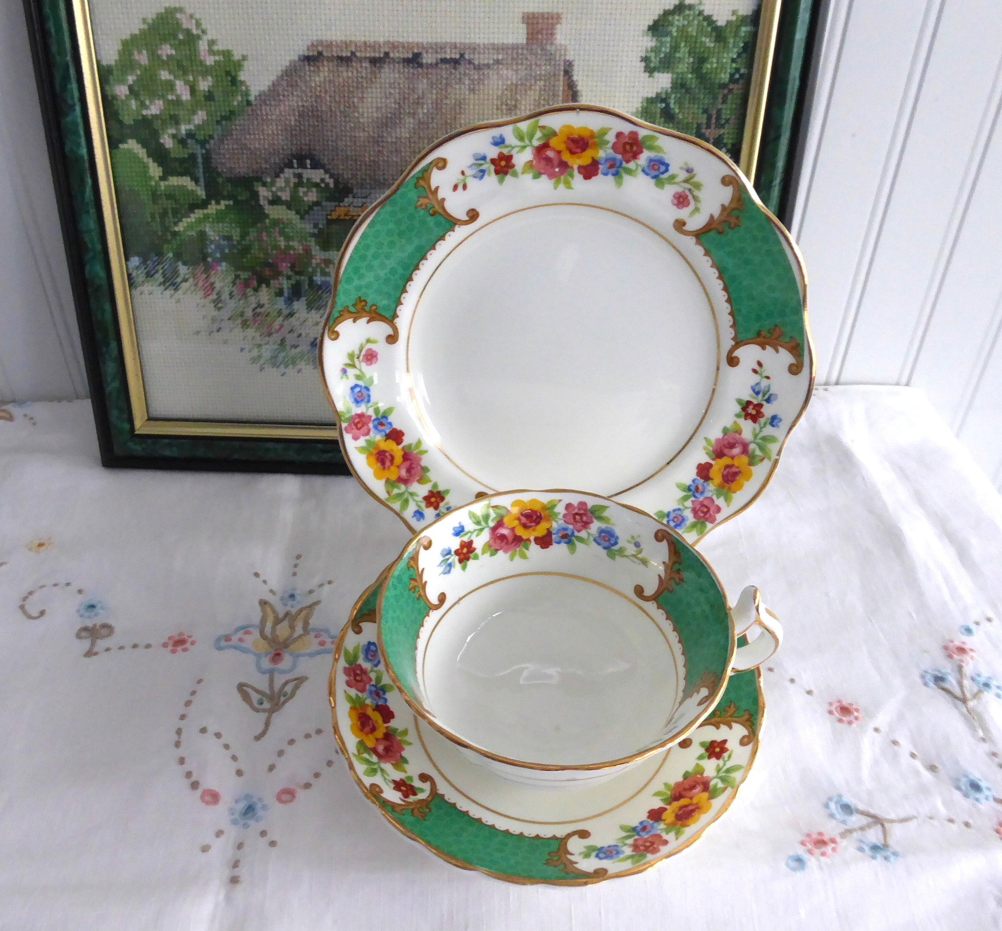 Vintage Allertons Green Georgian 1930s Tea Cup Trio Set - Cup, Saucer & Plate - Floral Porcelain Tea Set for Afternoon Tea, Bridal Shower & Collectible Display