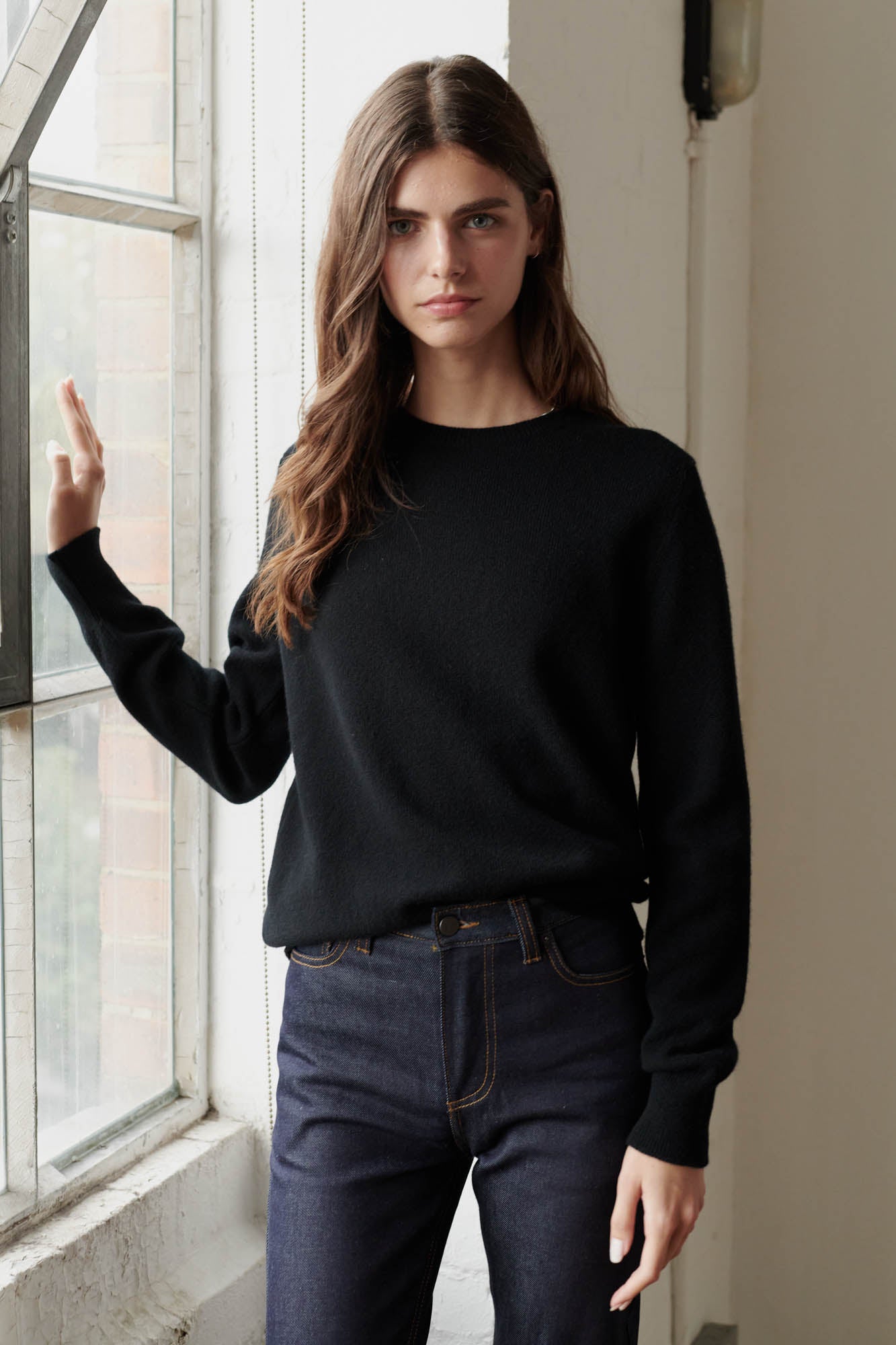 Women's Lambswool Crew Neck Sweater - Soft Black Winter Pullover for Casual Wear & Office Outfits