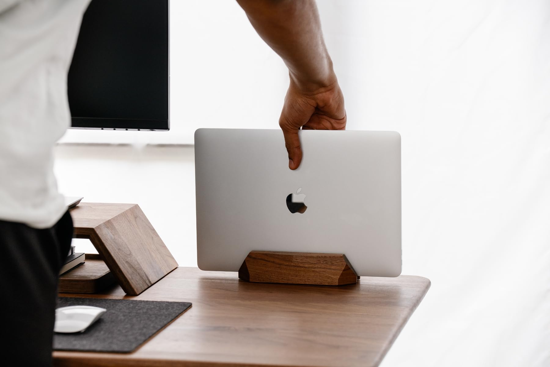 Premium Oakywood Vertical Laptop Stand - Adjustable Walnut & Oak Wooden Dock for MacBook Pro/Air, iPad - Handmade Computer Stand for Home & Office Workspace Organization