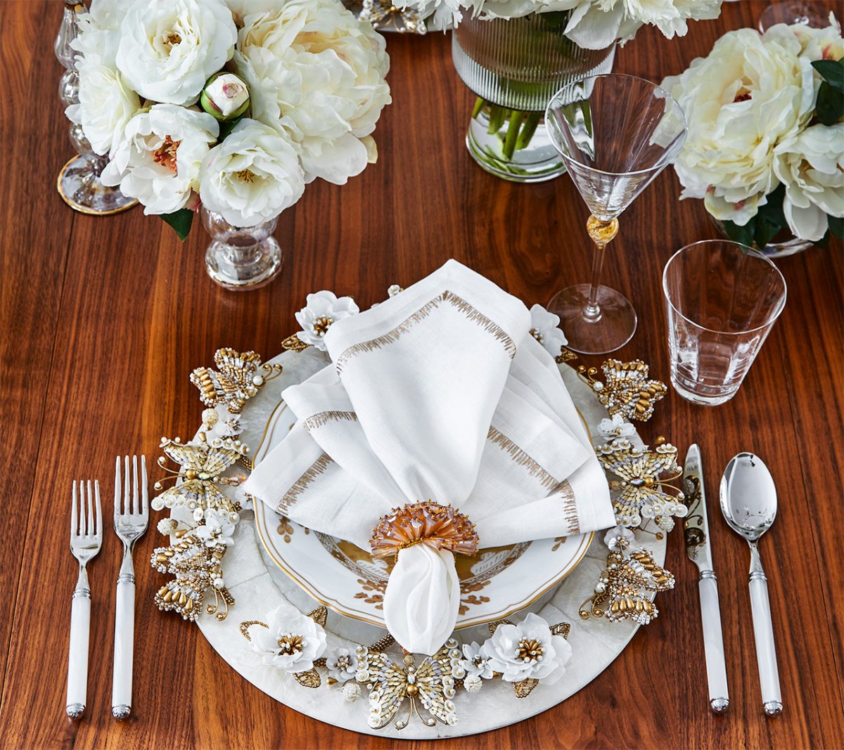 Round Capiz Placemats Set of 4 - Natural Shell Decor for Dining Table - Perfect for Dinner Parties, Wedding Decor & Home Decor