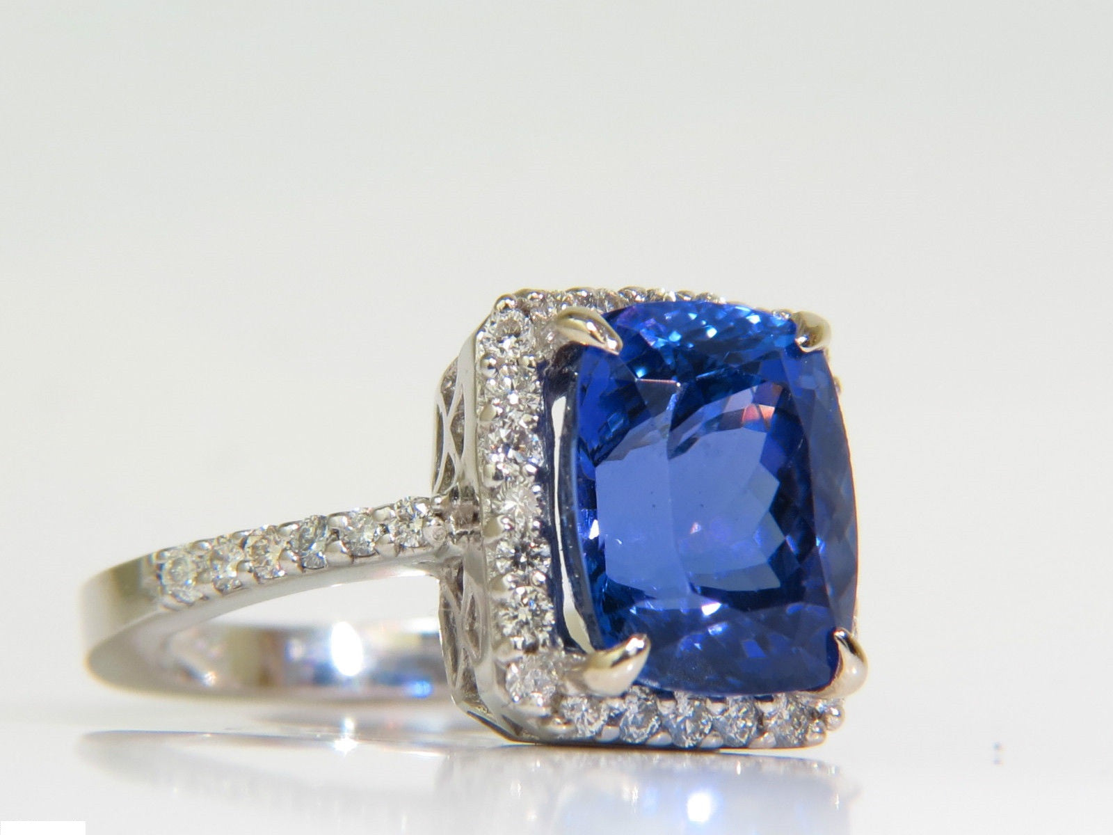 6.23CT Natural Tanzanite Halo Diamond Ring - A+ Cushion Cut, VS Luster - Elegant Engagement, Wedding & Anniversary Jewelry Gift for Women