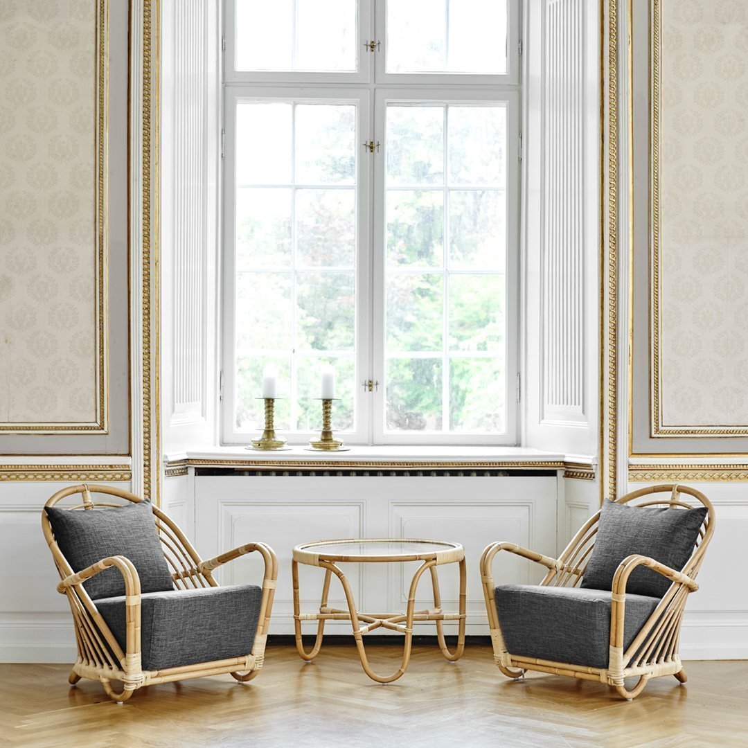 Charlottenborg Modern Glass Top Dining Table - Elegant Scandinavian Design for Home & Office Use